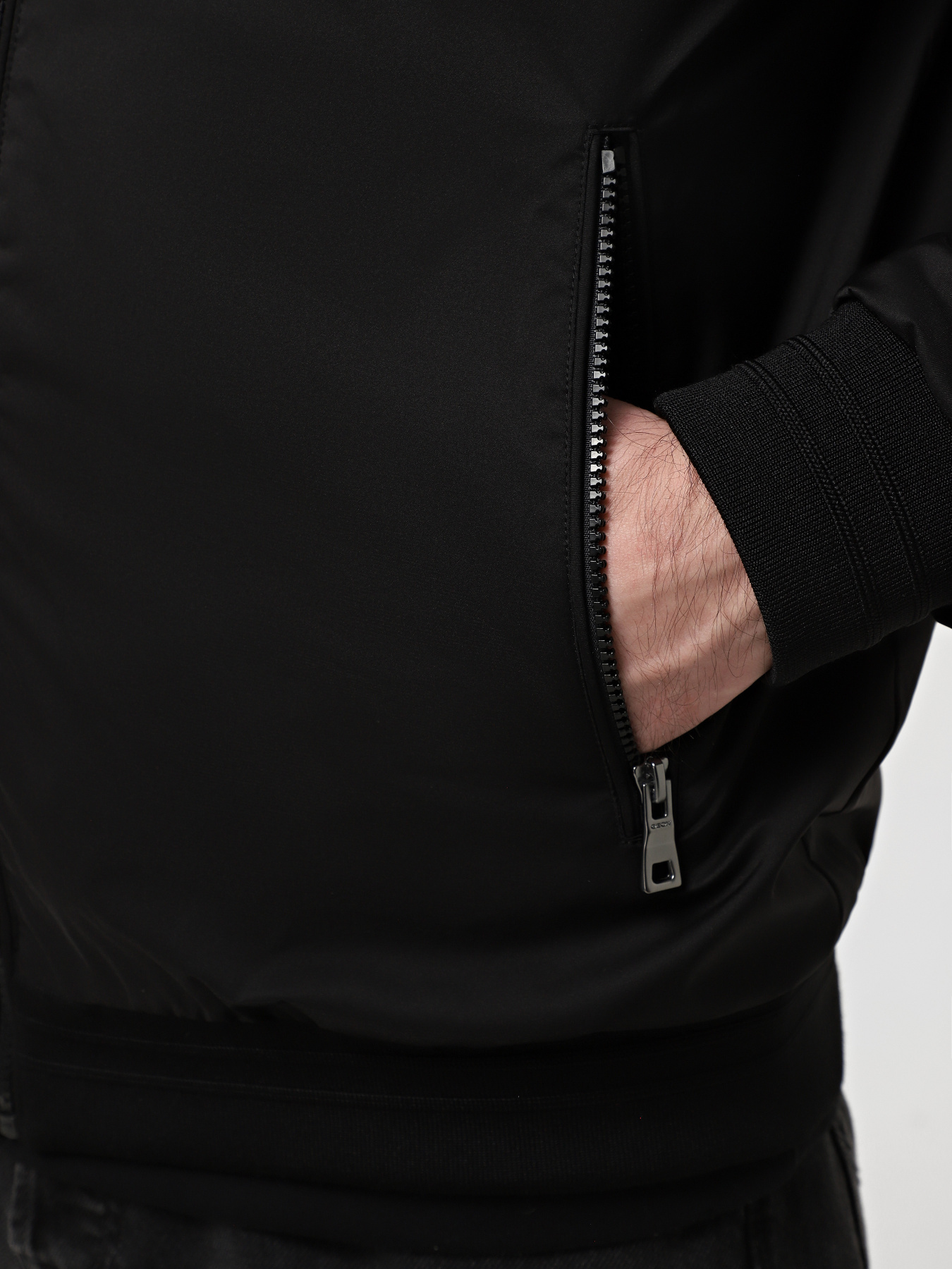 Бомбер Geox Avola модель M5520Z-T3220-F9000 Фото