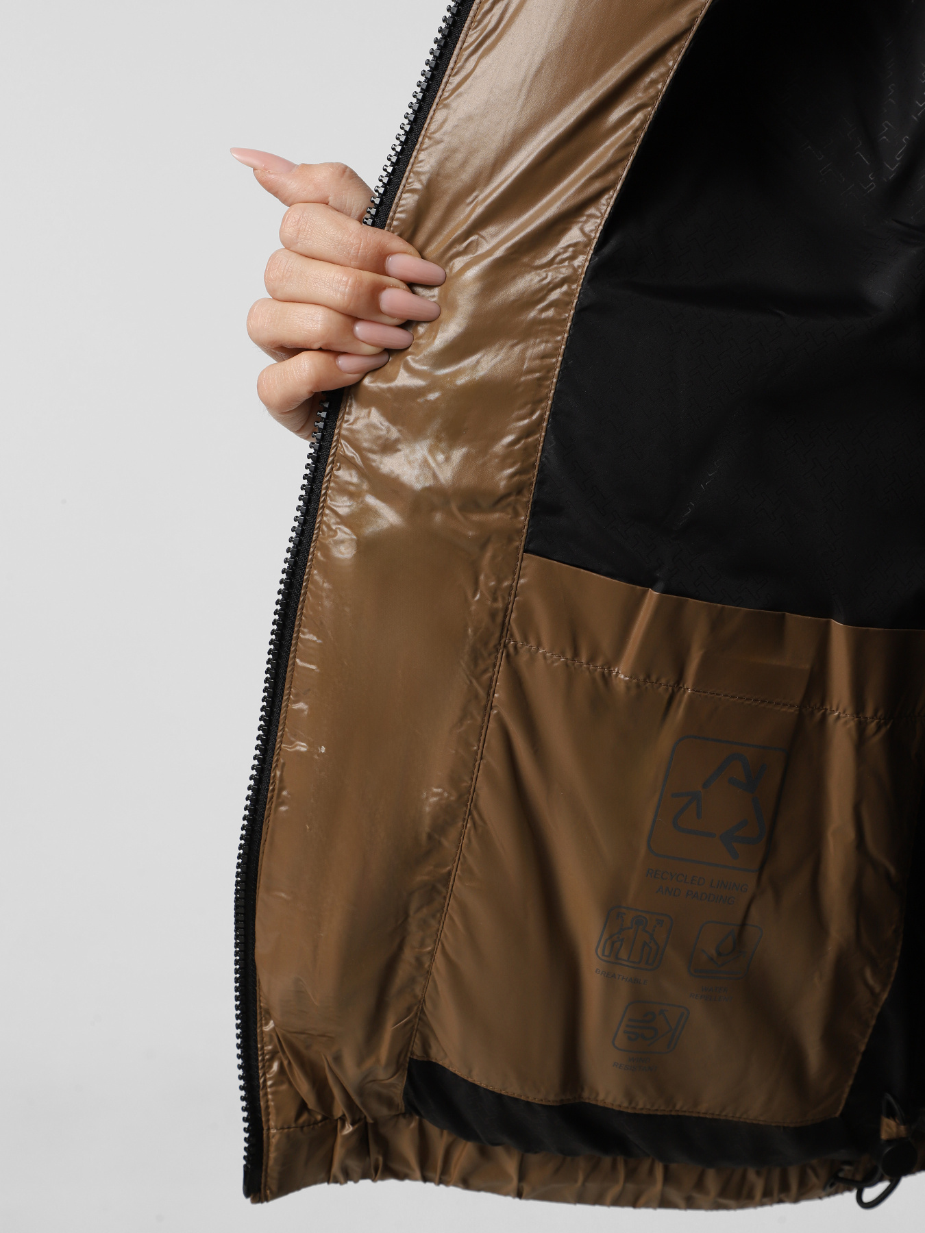 Зимова куртка Geox модель W5628S-T3121-F5212 Зимова куртка Geox модель W5628S-T3121-F5212 Фото