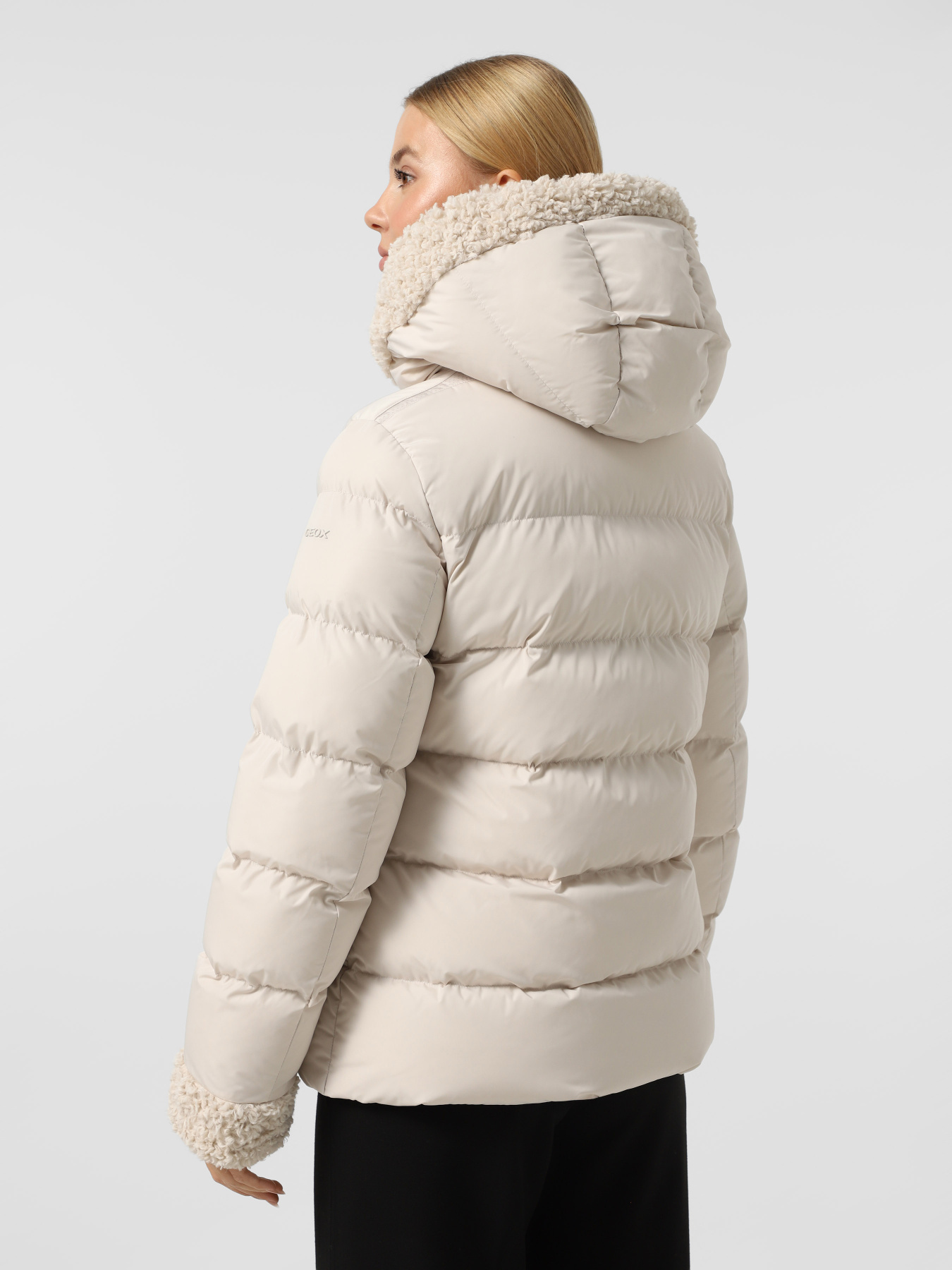 Зимняя куртка Geox модель W5628D-T3266-F5272 Зимняя куртка Geox модель W5628D-T3266-F5272 Фото