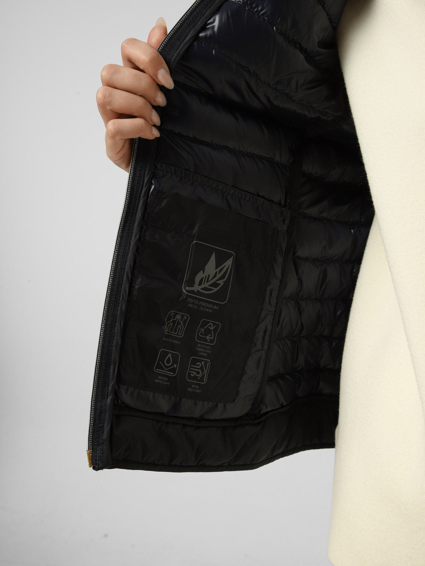 Демисезонная куртка Geox JAYSEN модель W6525B-T3146-F1624 Демисезонная куртка Geox JAYSEN модель W6525B-T3146-F1624 Фото