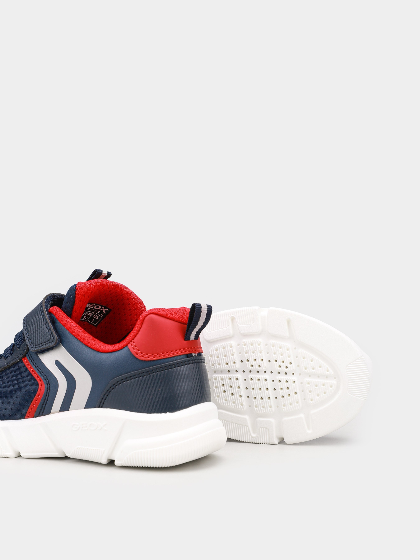 Кроссовки Geox Aril модель J16DMA-0CE15-C0735 Фото