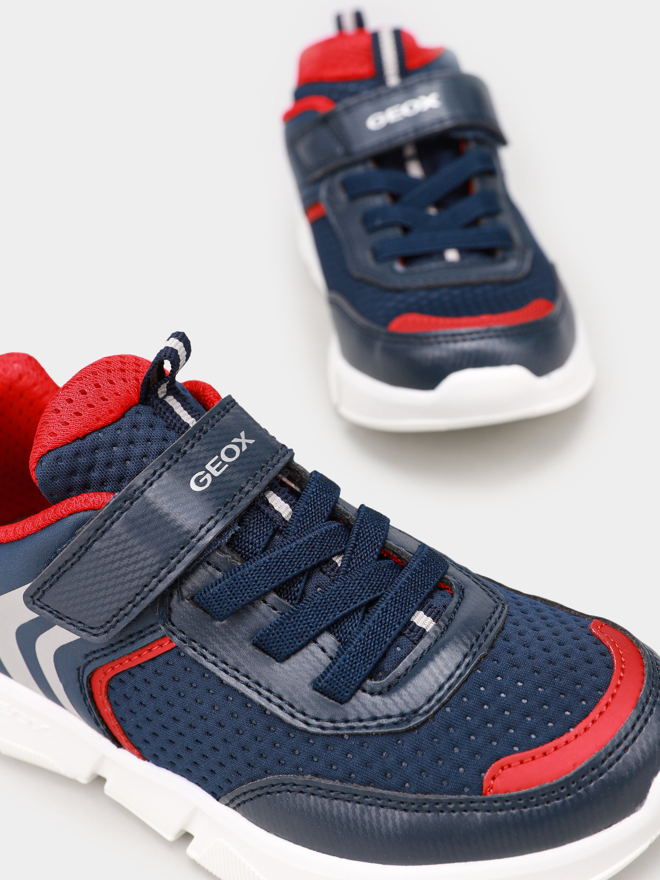 Кроссовки Geox Aril модель J16DMA-0CE15-C0735 Фото