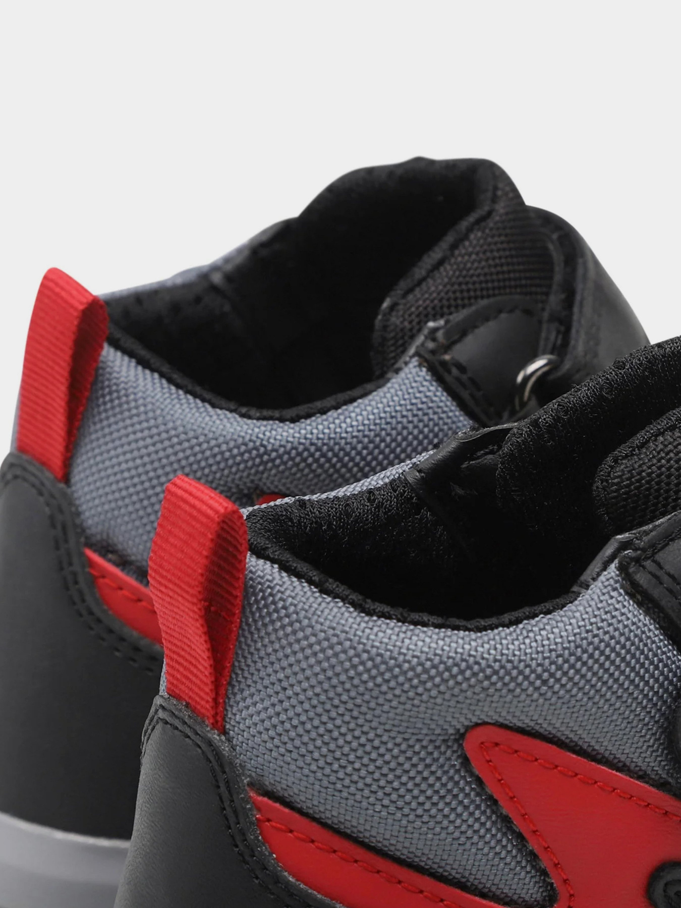 Ботинки Geox Arzach модель J264AA-0MEFU-C0048 Фото