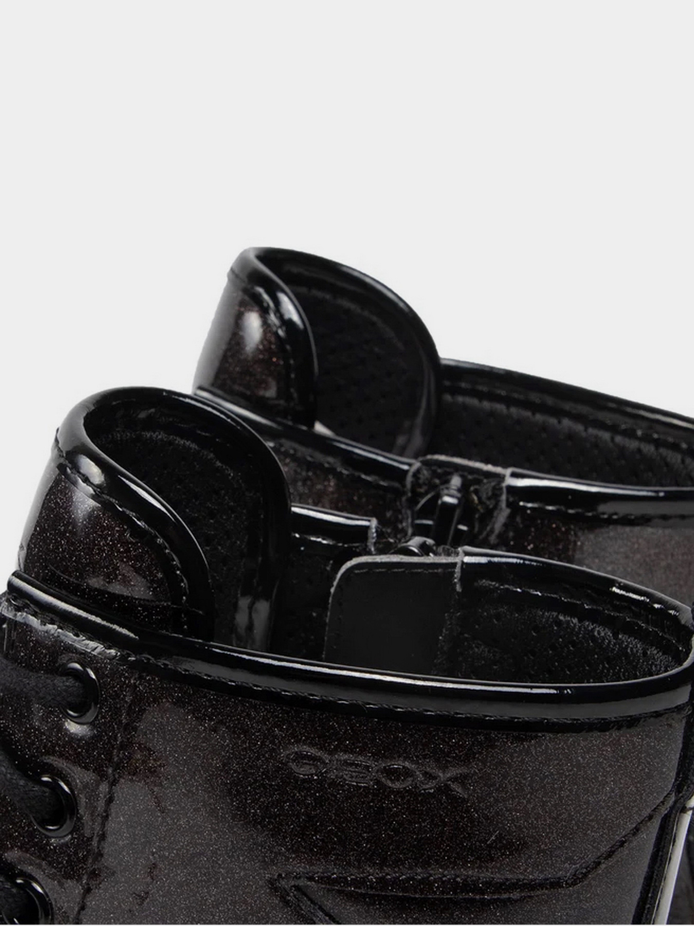 Ботинки Geox Casey модель J9420G-000KC-C1014 Фото