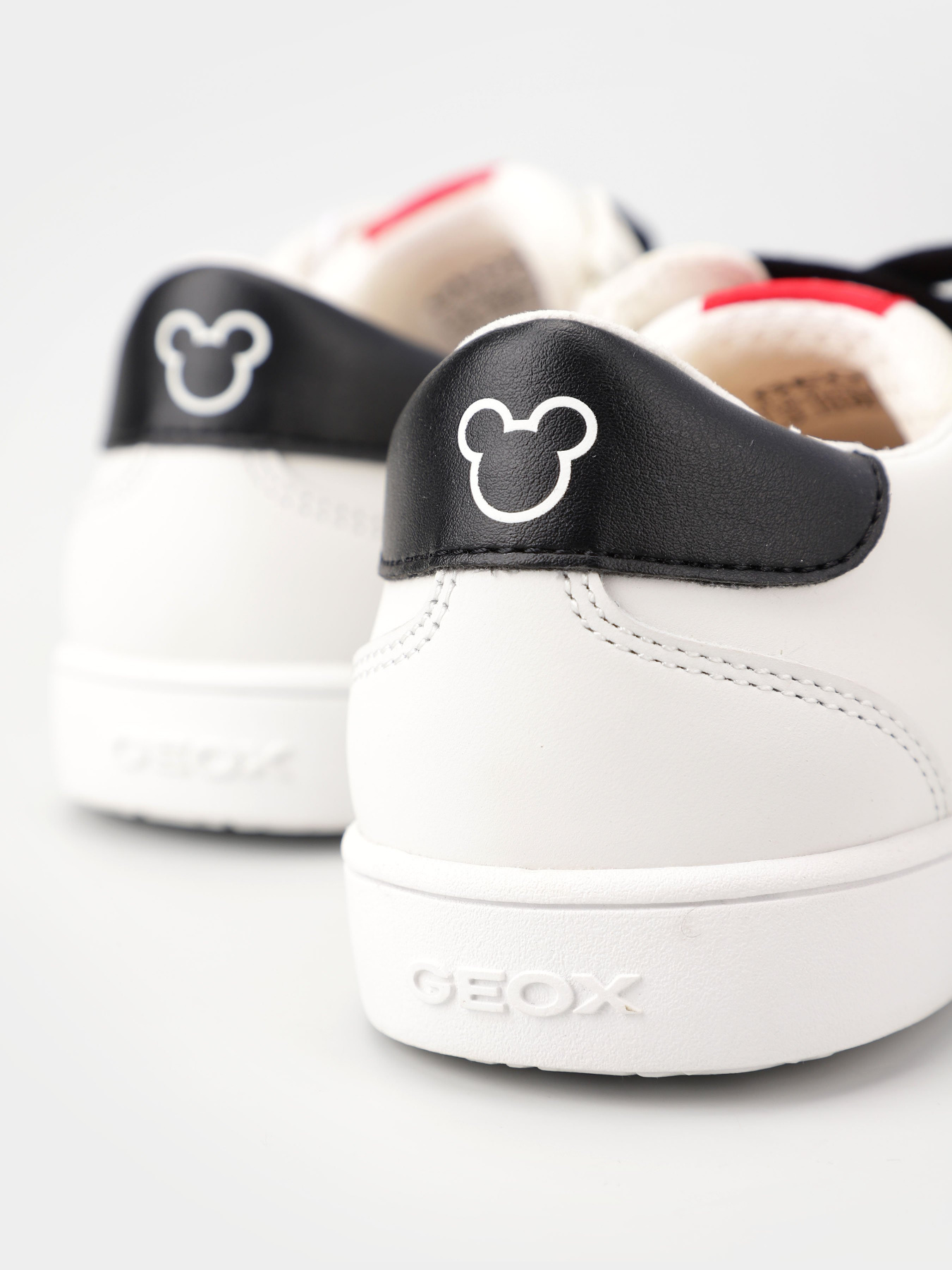 Кеди низькі Geox Kathe модель J35EUD-00085-C0404 Фото