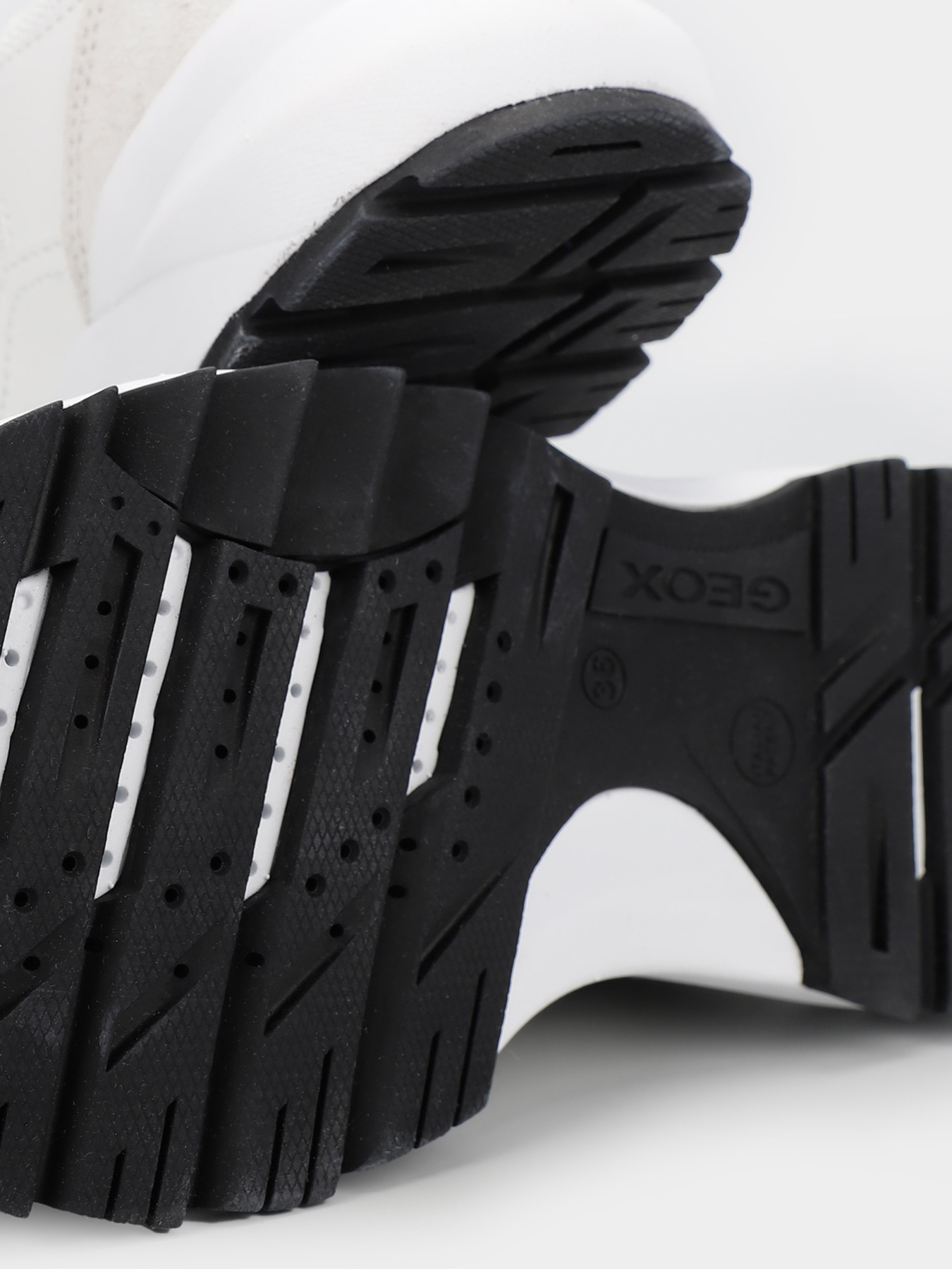 Кросівки Geox Heevok модель J35GTA-01122-C1000 Фото