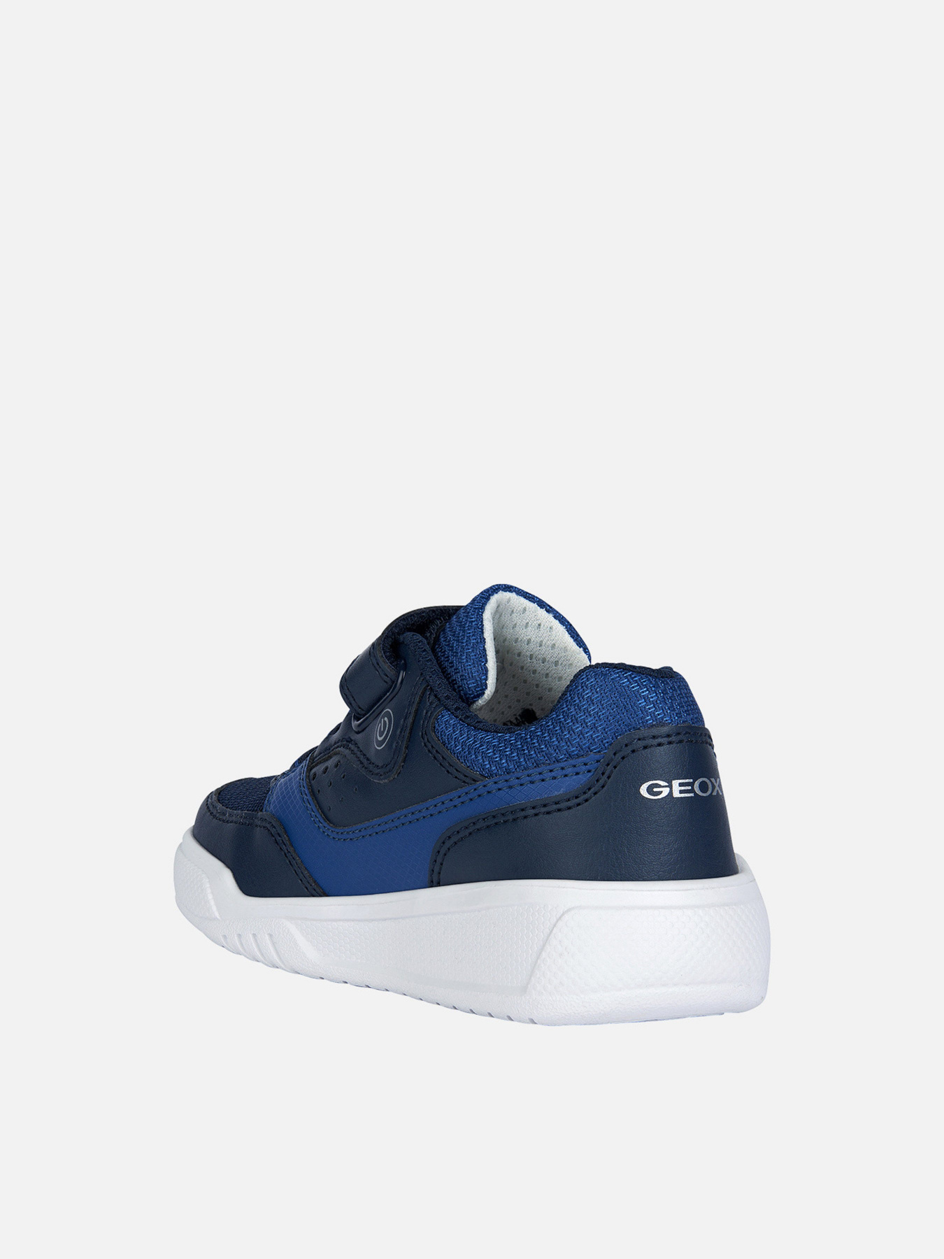 Кросівки повсякденні Geox Illuminus модель J35GVB-0BU11-C0700 Кросівки повсякденні Geox Illuminus модель J35GVB-0BU11-C0700 Фото