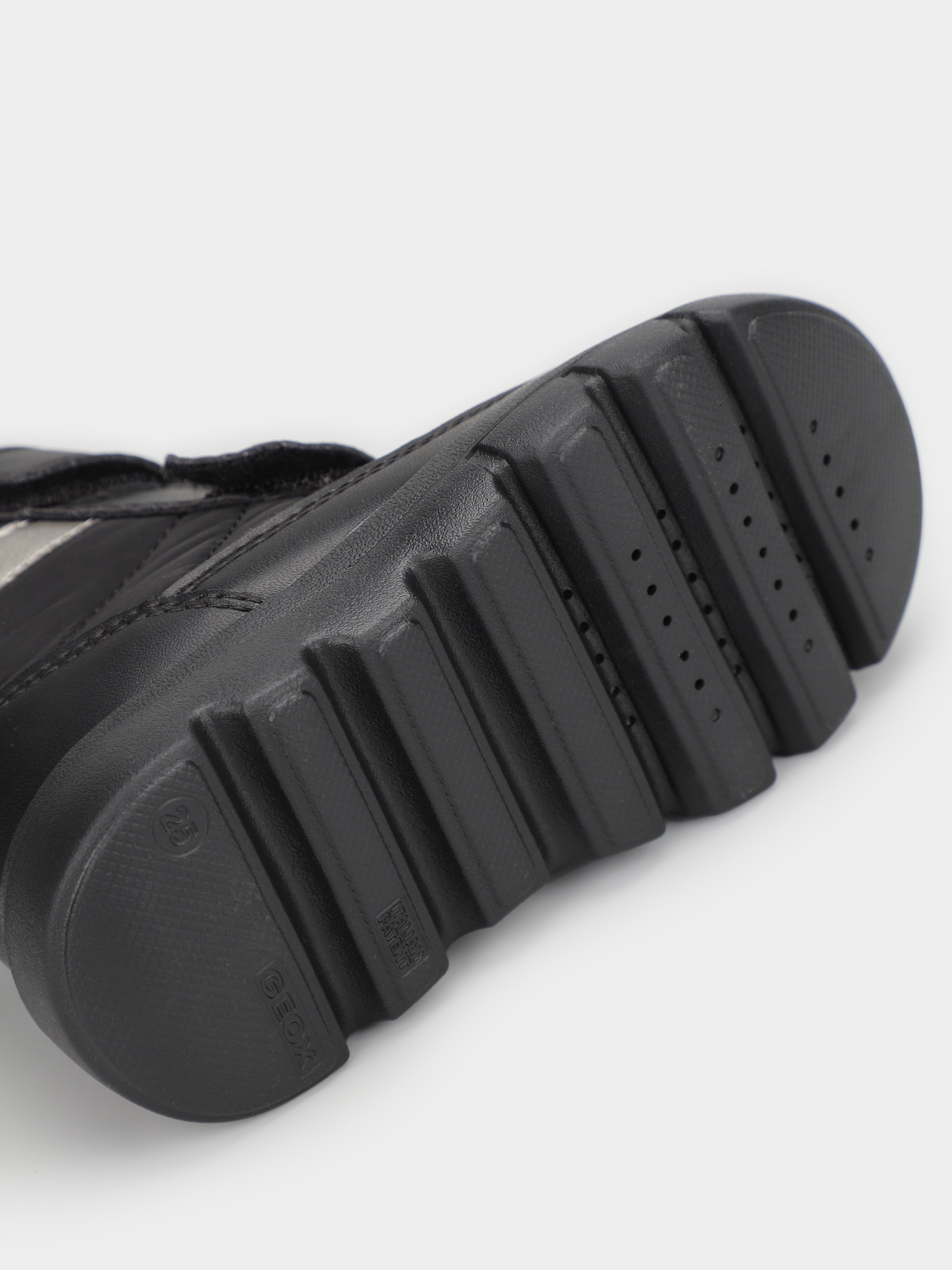 Сапоги дутики Geox Willaboom модель B365BG-0FU54-C9999 Фото