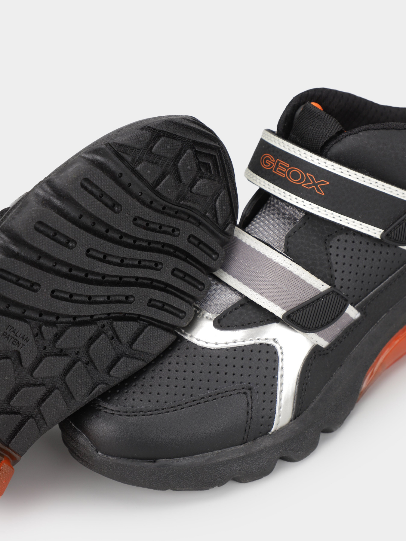 Полуботинки Geox Ciberdron модель J36LBA-0BUCE-C0038 Фото