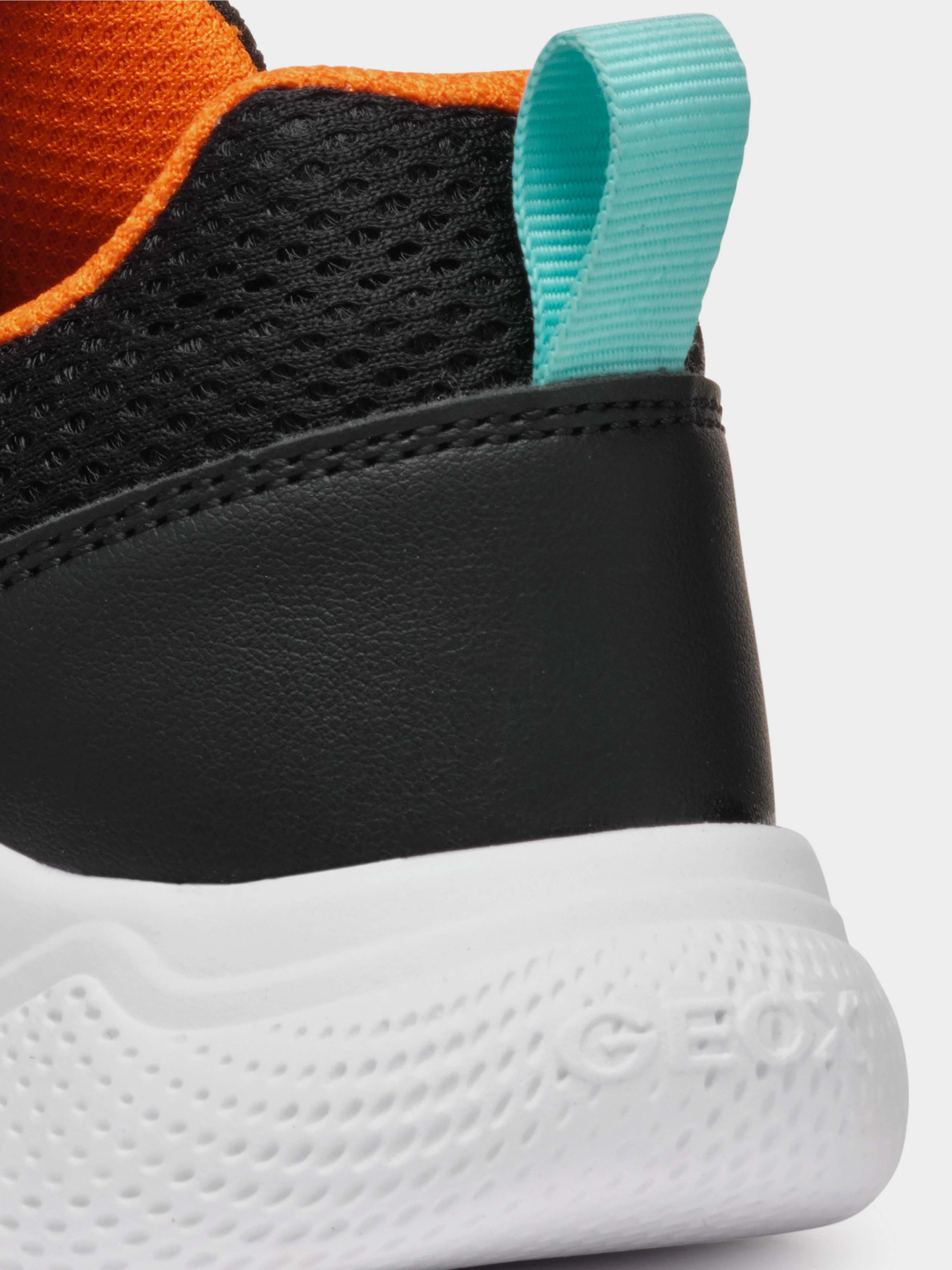 Кроссовки Geox Sprintye модель J36GBA-01454-C0035 Фото