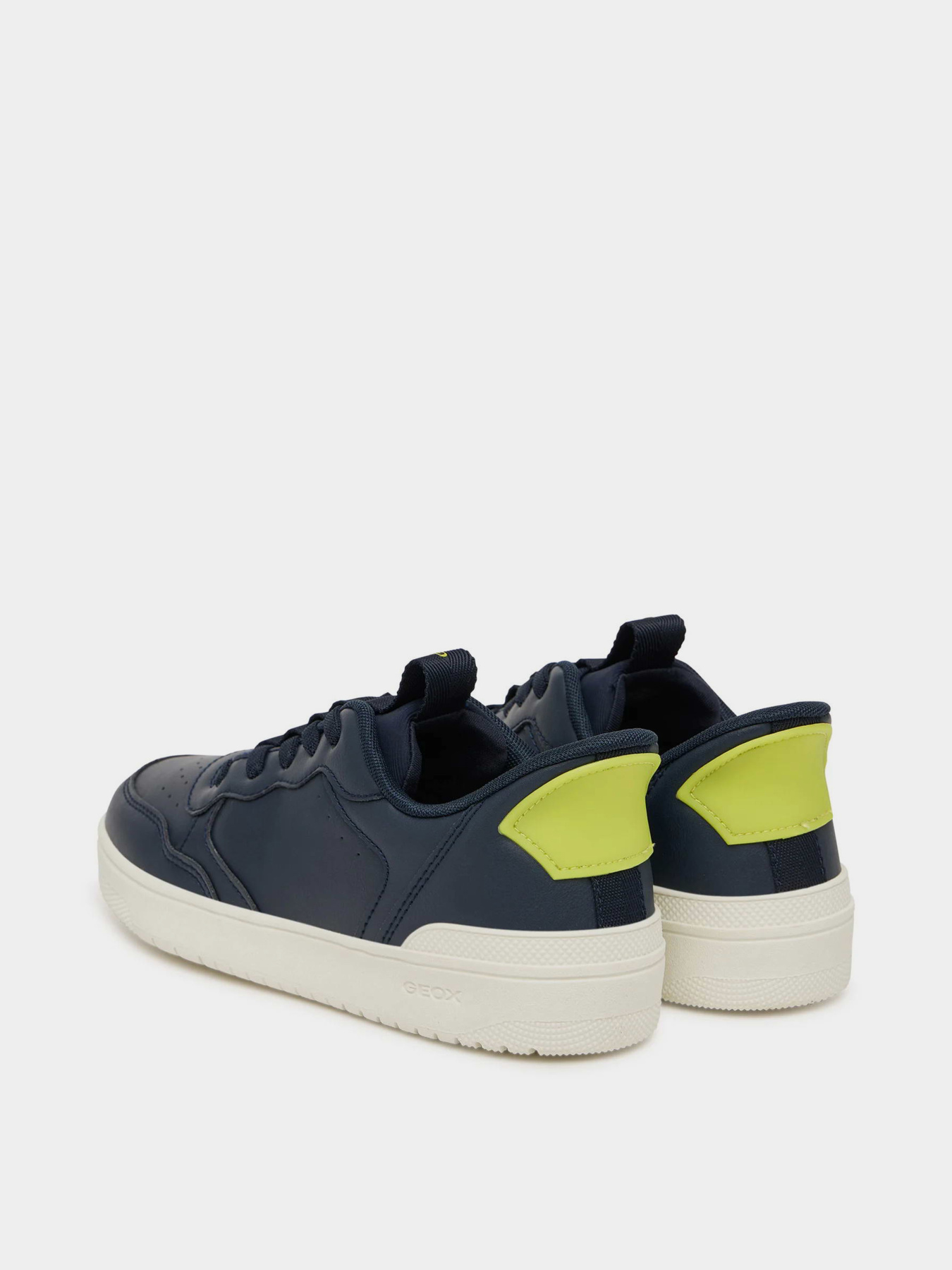 Geox J65NRA-05415-C0749 модель J65NRA-05415-C0749 Фото