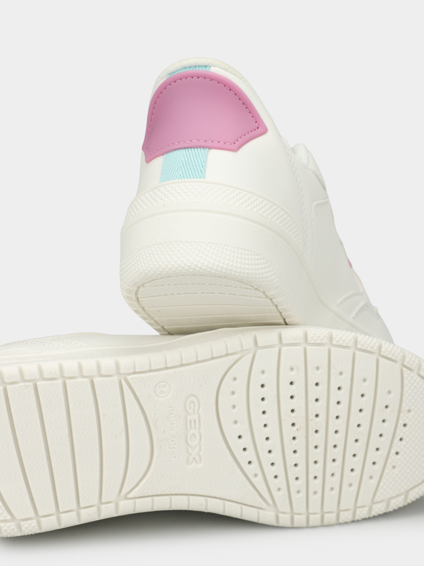 Geox J65NSA-05415-C1364 модель J65NSA-05415-C1364 Фото