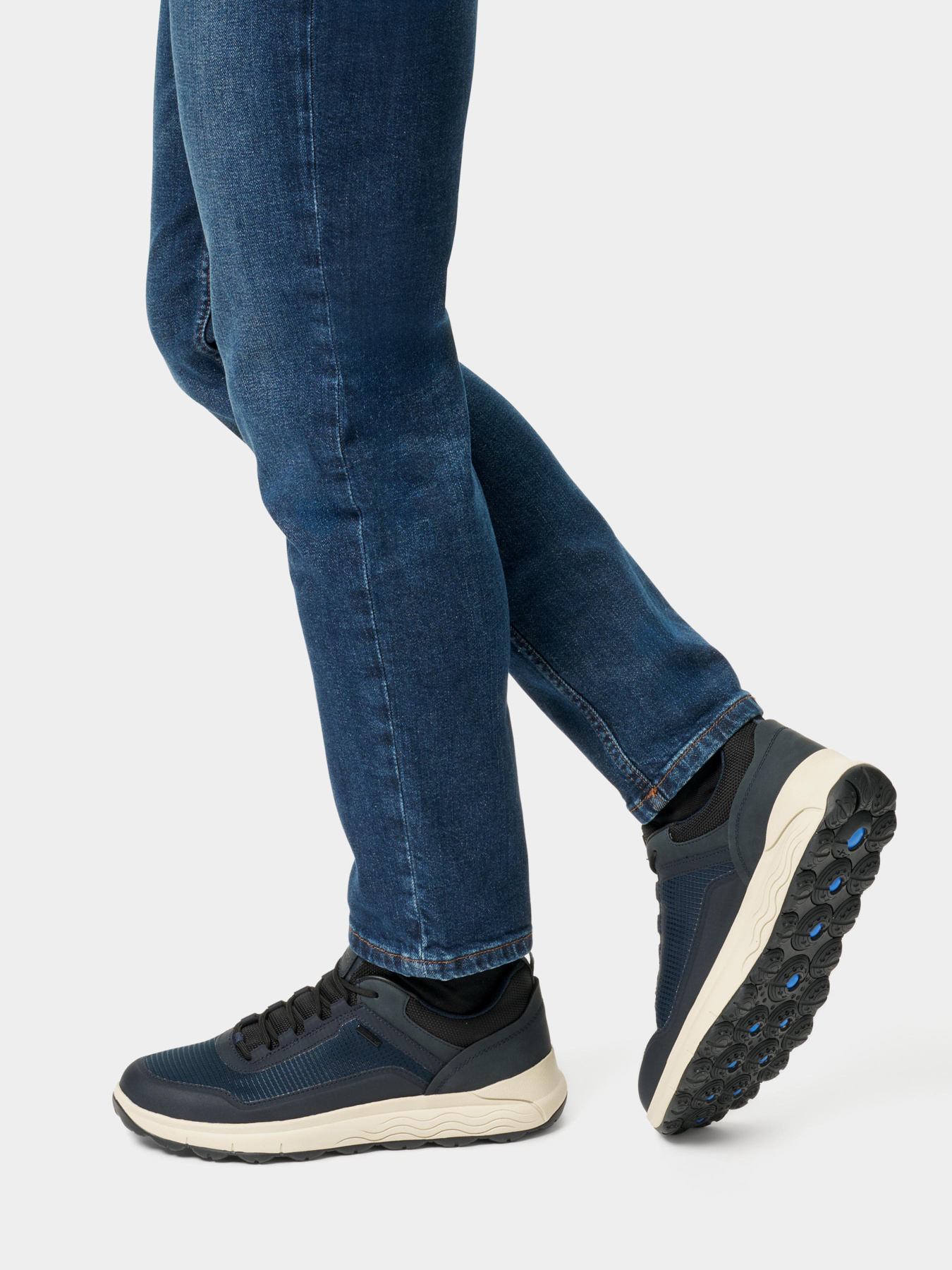 Кросівки повсякденні Geox Spherica 4x4 модель U56FDA-0119J-C4002 Фото