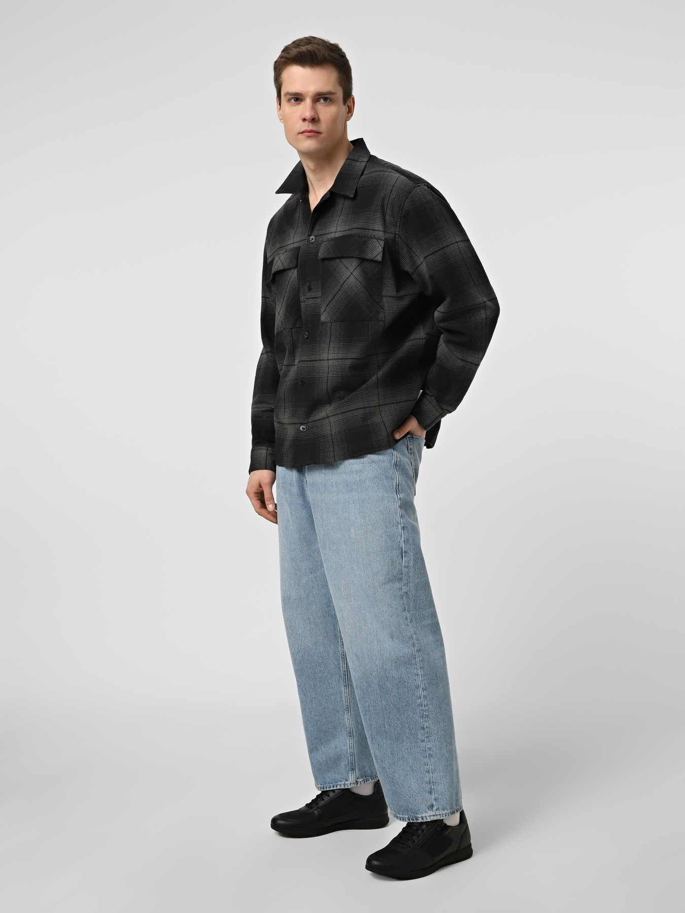 Кроссовки повседневные Geox AVERY модель U65H5A-0BURJ-C9999 Кроссовки повседневные Geox AVERY модель U65H5A-0BURJ-C9999 Фото