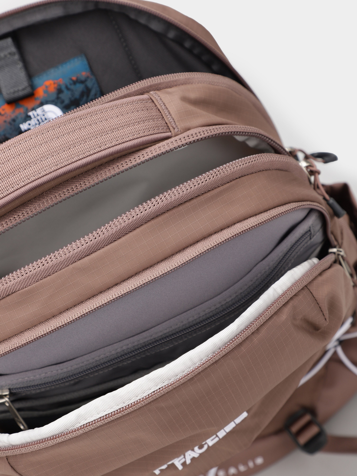 Рюкзаки The North Face модель NF0A52SI7T61 Фото