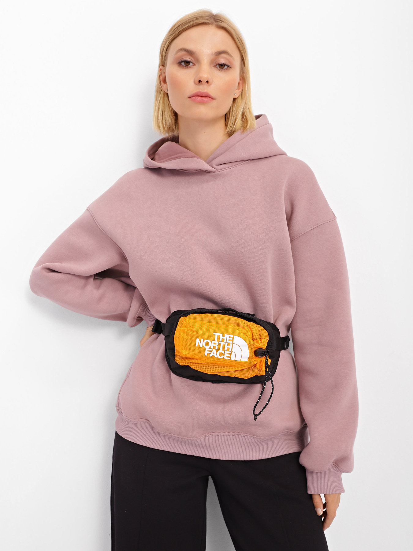 Поясная сумка The North Face Bozer Hip Pack III-S модель NF0A52RX7Q61 Фото