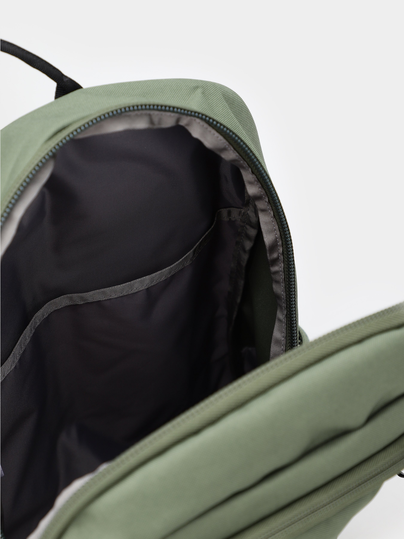 Рюкзаки The North Face Rodey модель NF0A3KVCNYC1 Фото