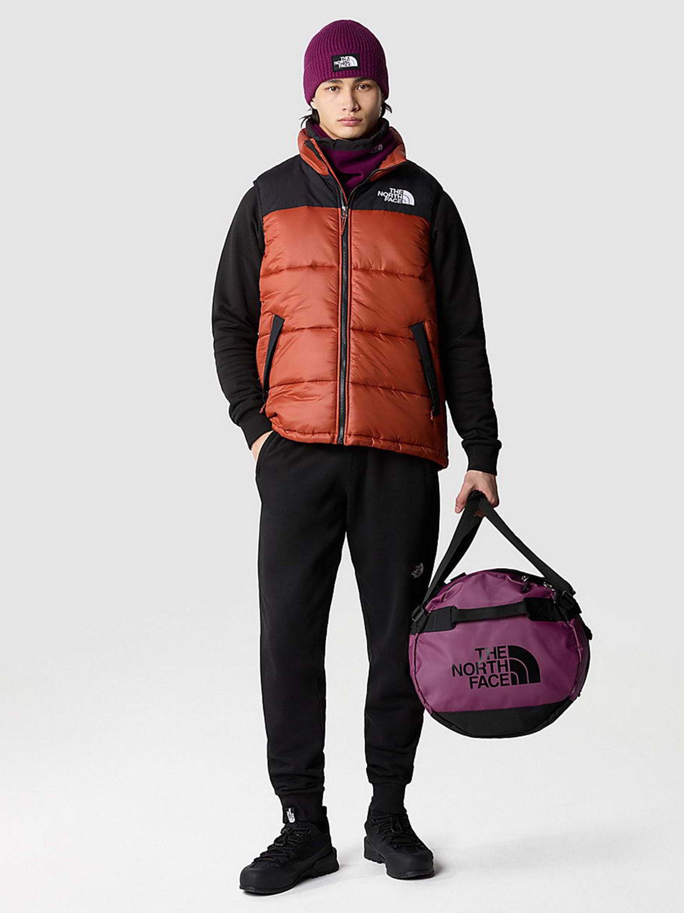 Дорожня сумка The North Face Duffel M Sack Voyage модель NF0A52SAKK91 Дорожня сумка The North Face Duffel M Sack Voyage модель NF0A52SAKK91 Фото