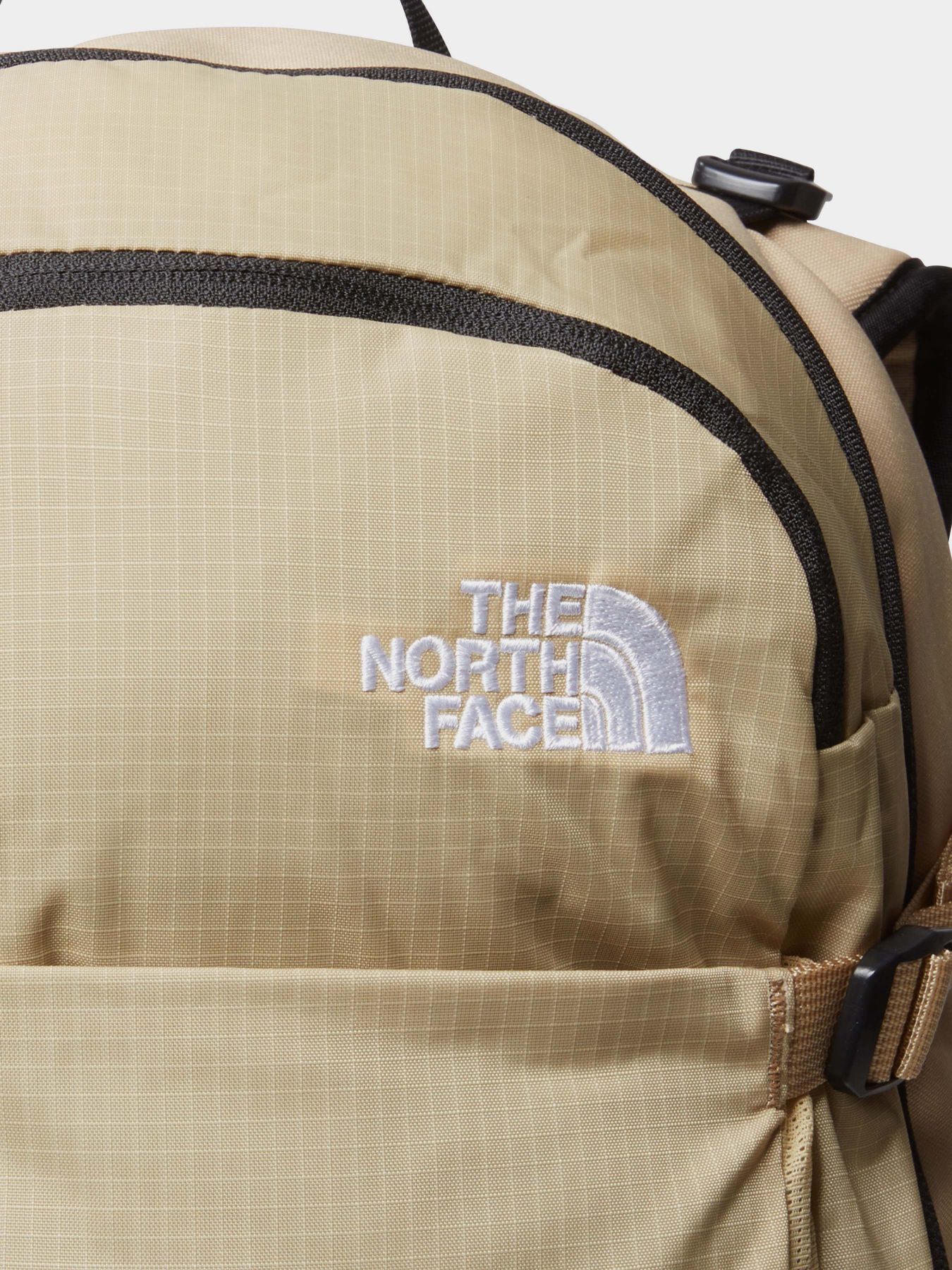Повседневный рюкзак The North Face Basin 18L модель NF0A52CZSOF1 Повседневный рюкзак The North Face Basin 18L модель NF0A52CZSOF1 Фото