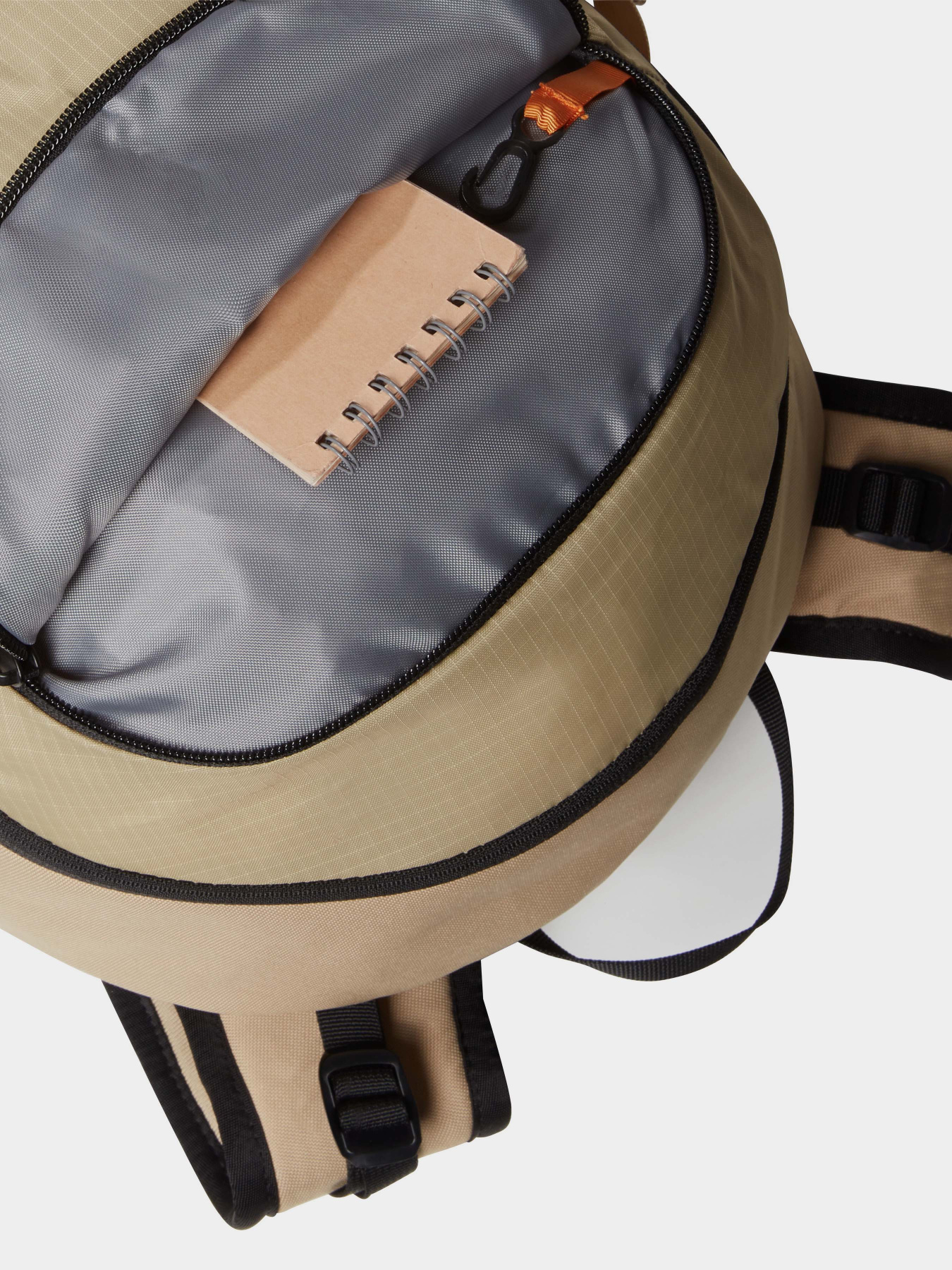 Повседневный рюкзак The North Face Basin 18L модель NF0A52CZSOF1 Повседневный рюкзак The North Face Basin 18L модель NF0A52CZSOF1 Фото