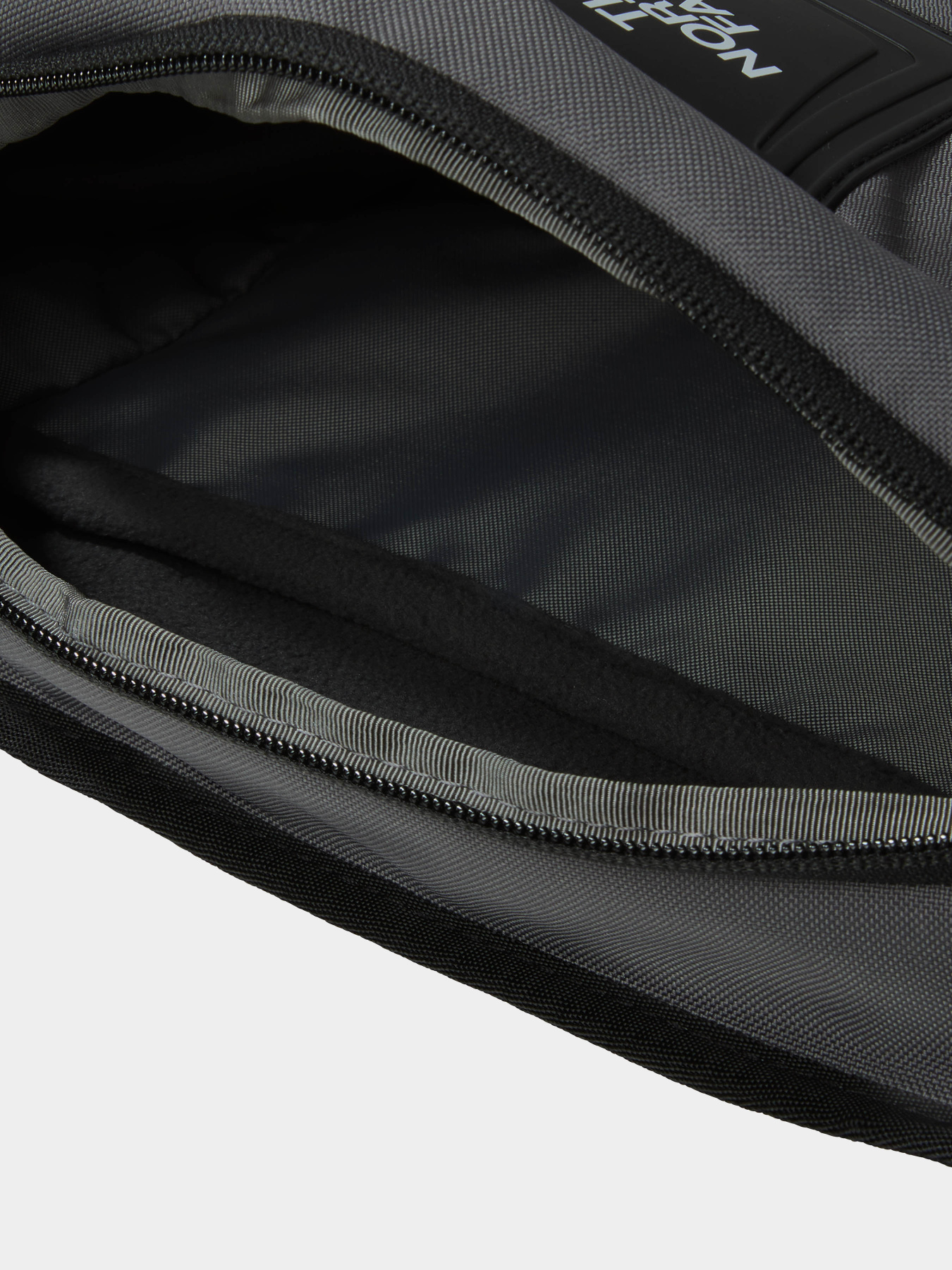 Поясна сумка The North Face Y2K Hip Pack модель NF0A87GE32D1 Фото