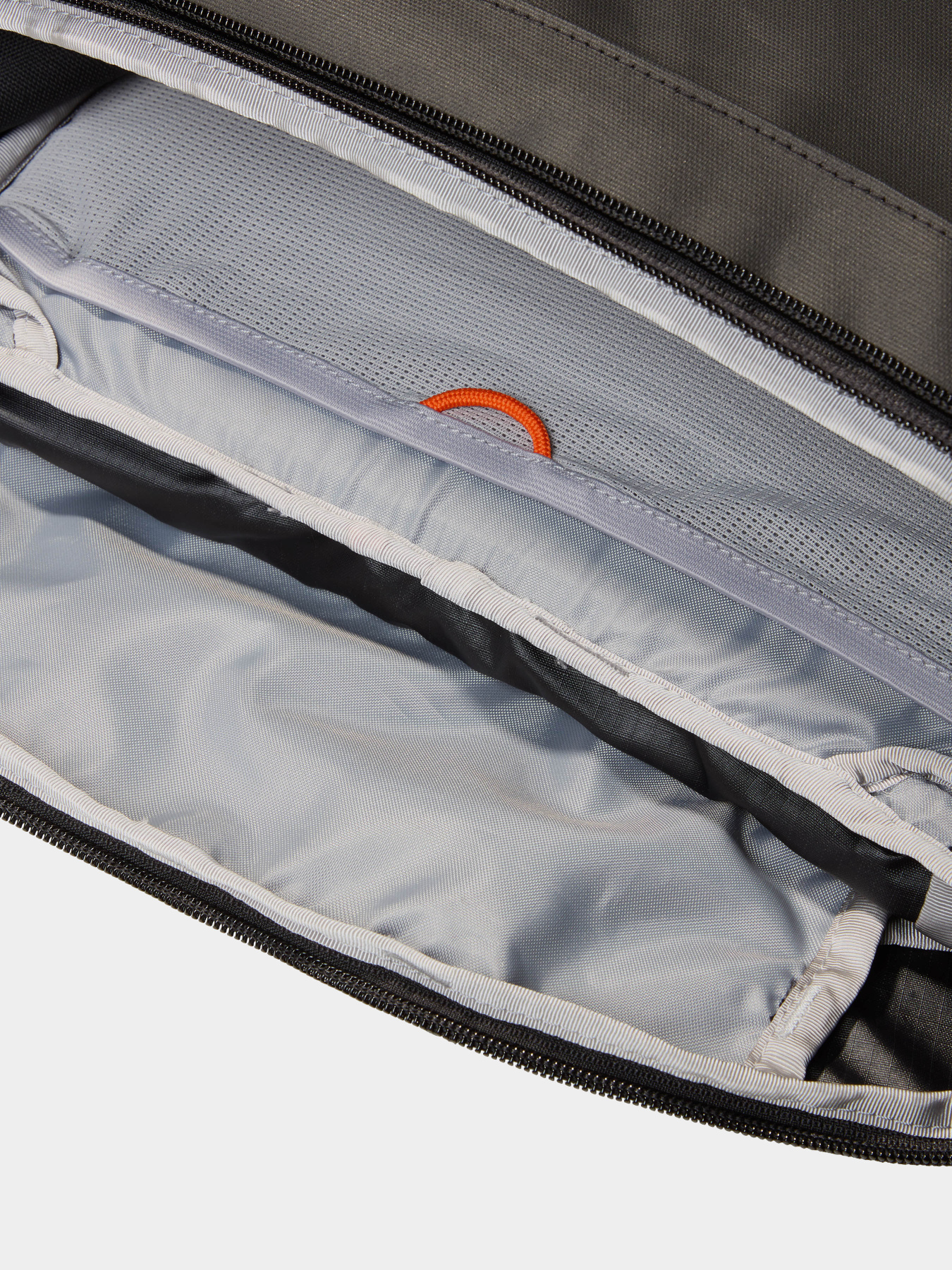 Повсякденний рюкзак The North Face Borealis Convertible Pack модель NF0A88TKKX71 Фото