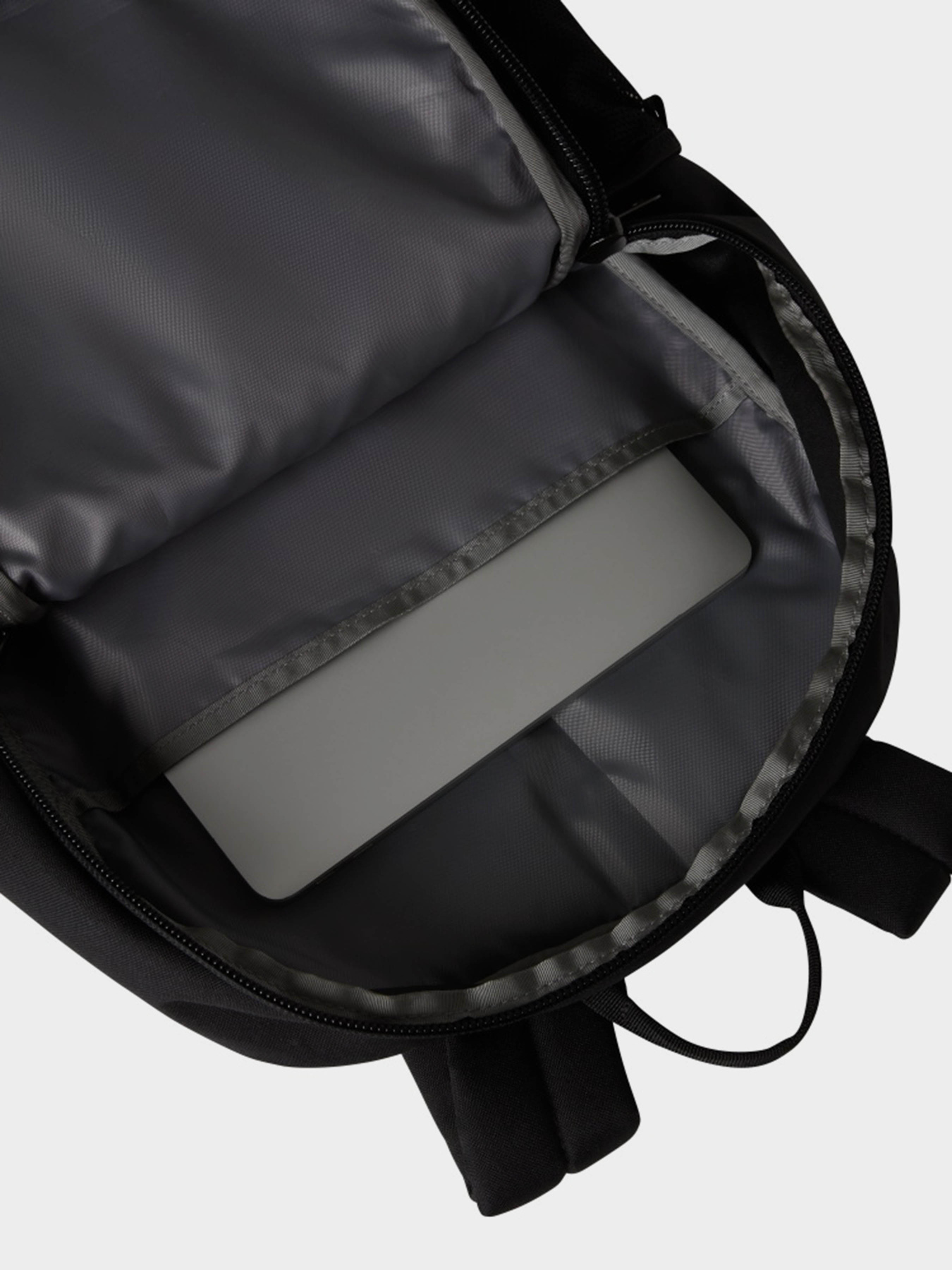 Рюкзаки The North Face Rodey модель NF0A3KVC4H01 Рюкзаки The North Face Rodey модель NF0A3KVC4H01 Фото