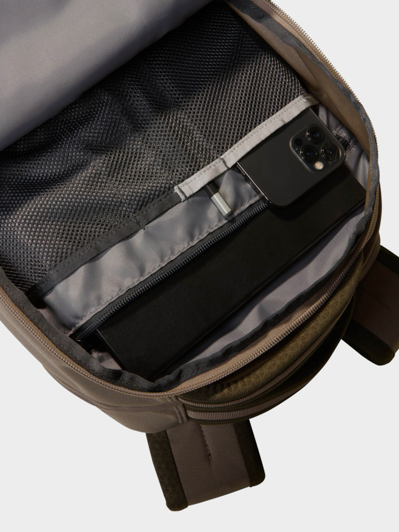 Повсякденний рюкзак The North Face Jester 28L модель NF0A3VXF9O01 Фото