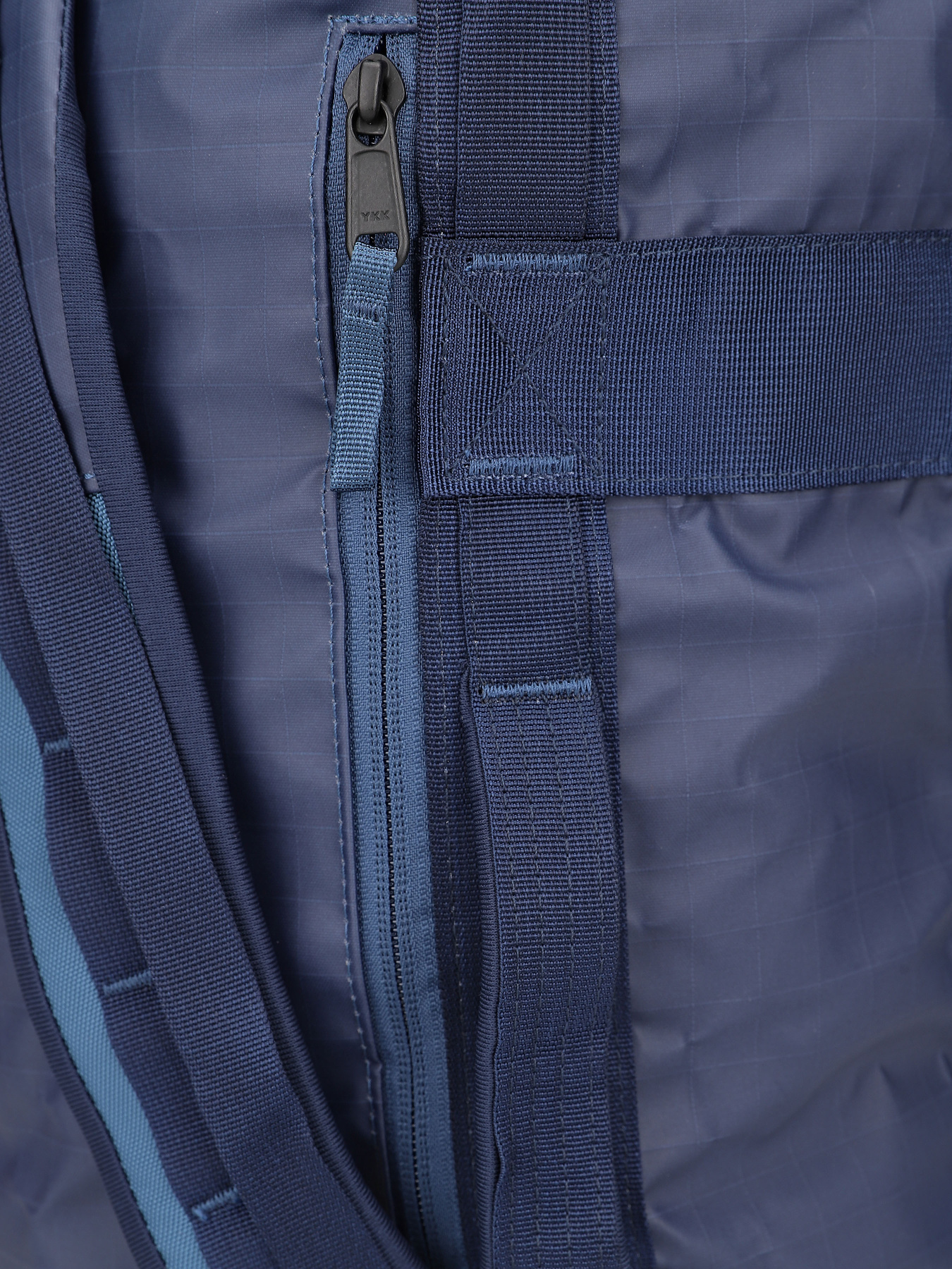 Дорожня сумка The North Face Base Camp Voyager Duffel 32l модель NF0A52RR9261 Фото