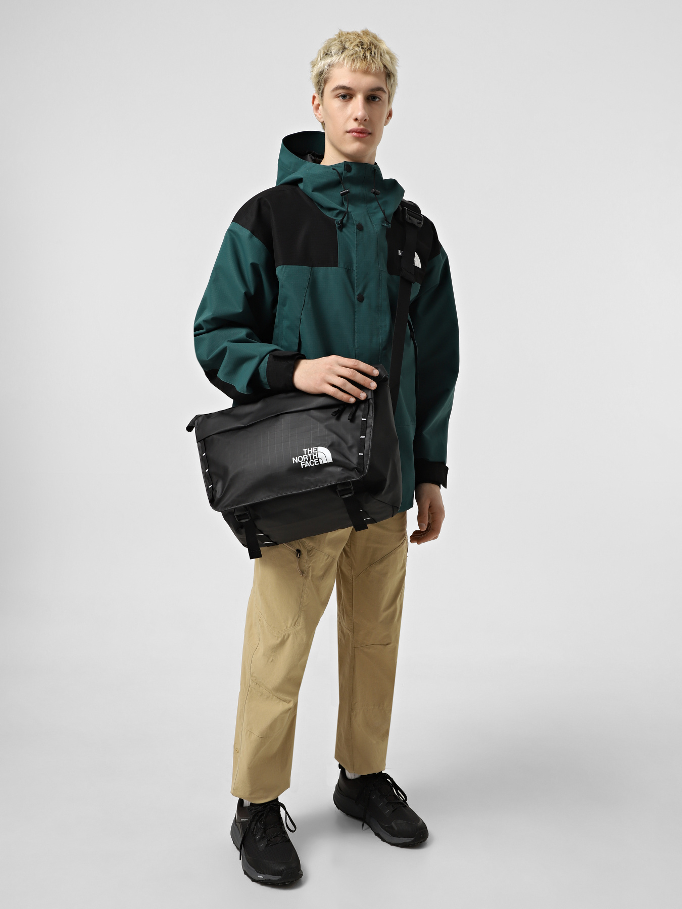 Сумка The North Face Base Camp Voyager 12 L модель NF0A81DP53R1 Фото