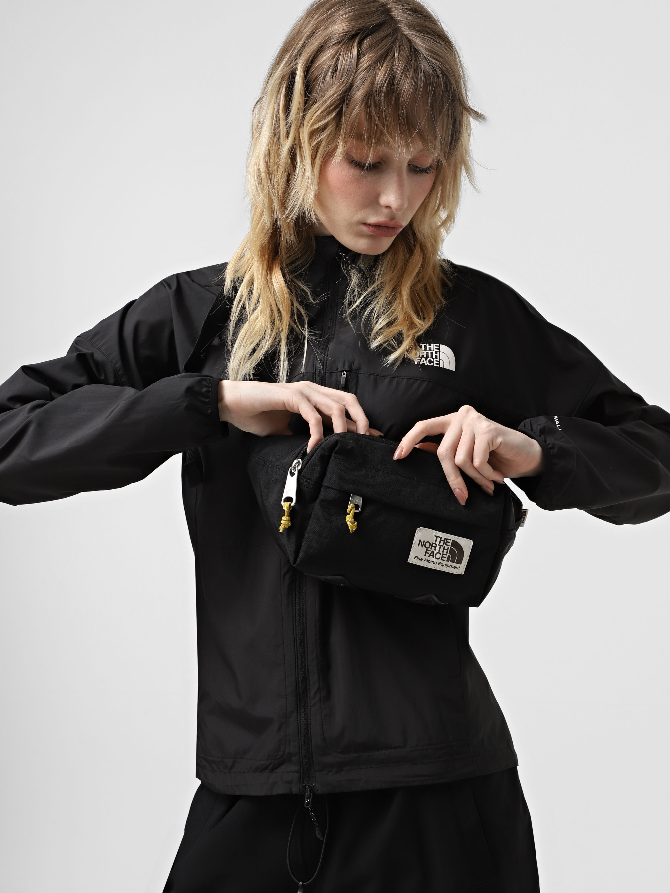 Поясная сумка The North Face Berkeley Lumbar 4 L модель NF0A52VUASX1 Фото