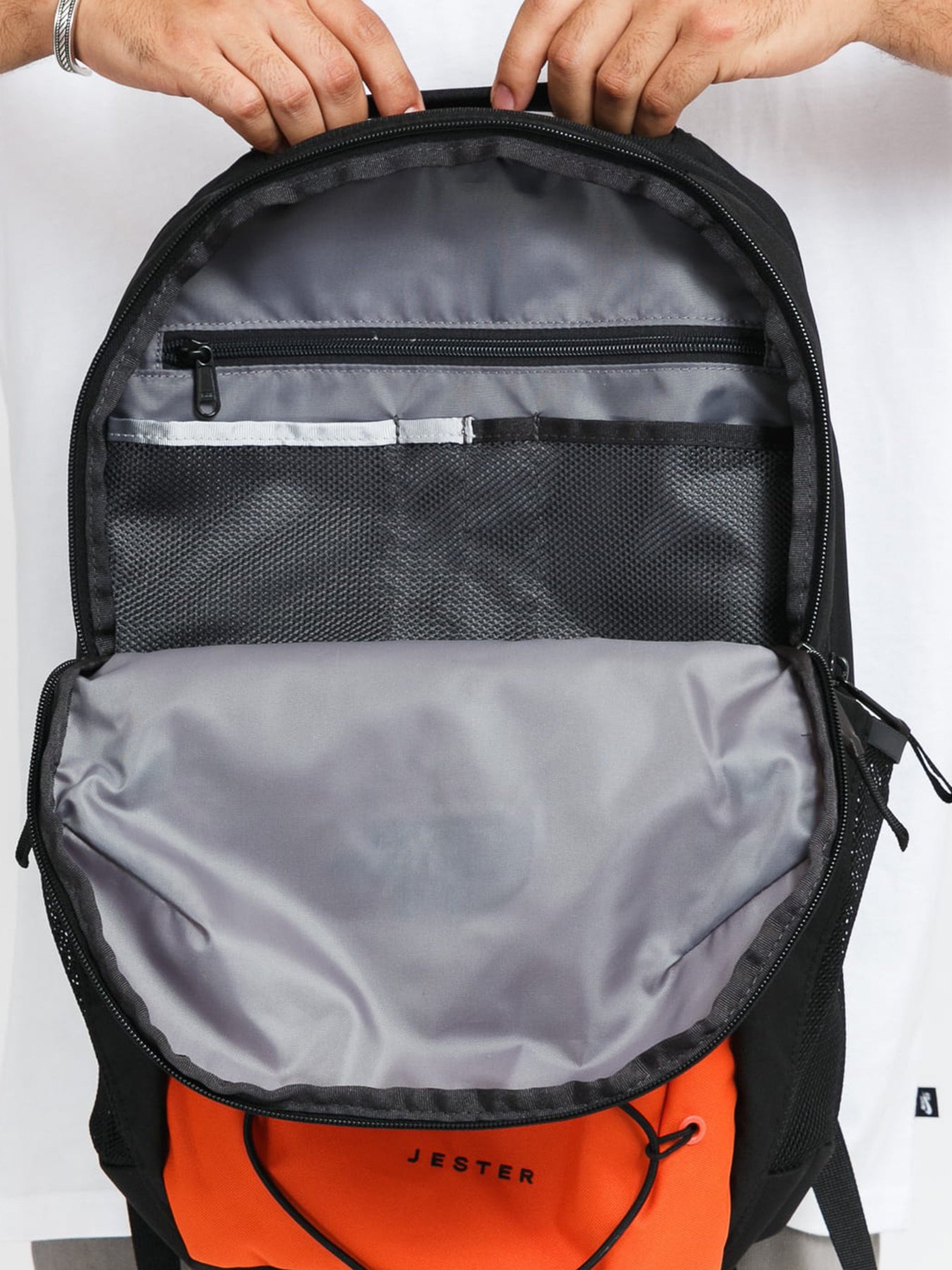 Рюкзаки The North Face Jester модель NF0A3VXFT971 Фото