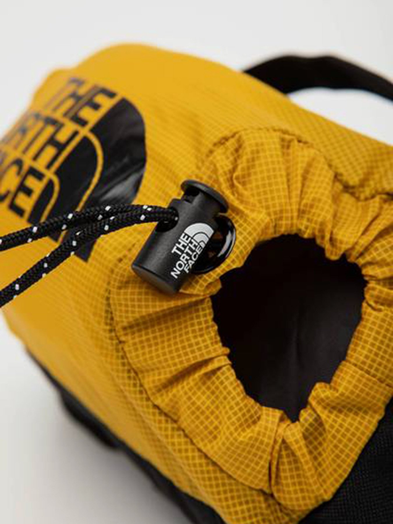 Поясная сумка The North Face Bozer Hip Pack III—S модель NF0A52RXYQR1 Фото