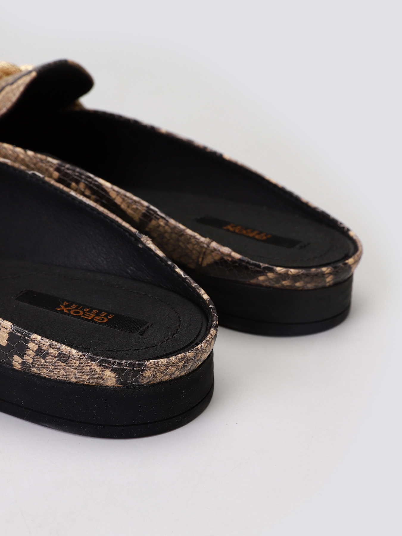 Шлепанцы Geox Marlyna модель D028PA-00041-C8182 Фото