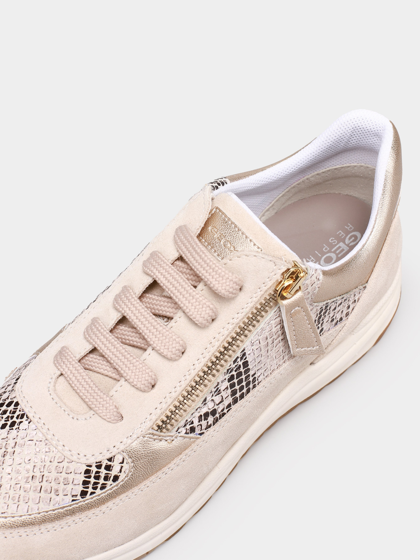 Кроссовки Geox D Airell модель D152SA-02241-C5000 Фото