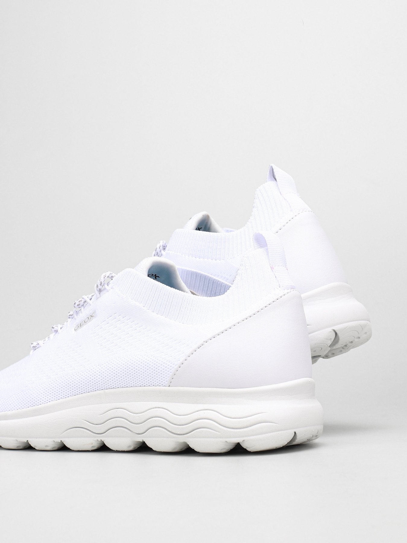 Кроссовки Geox Spherica модель D15NUA-0006K-C1000 Фото