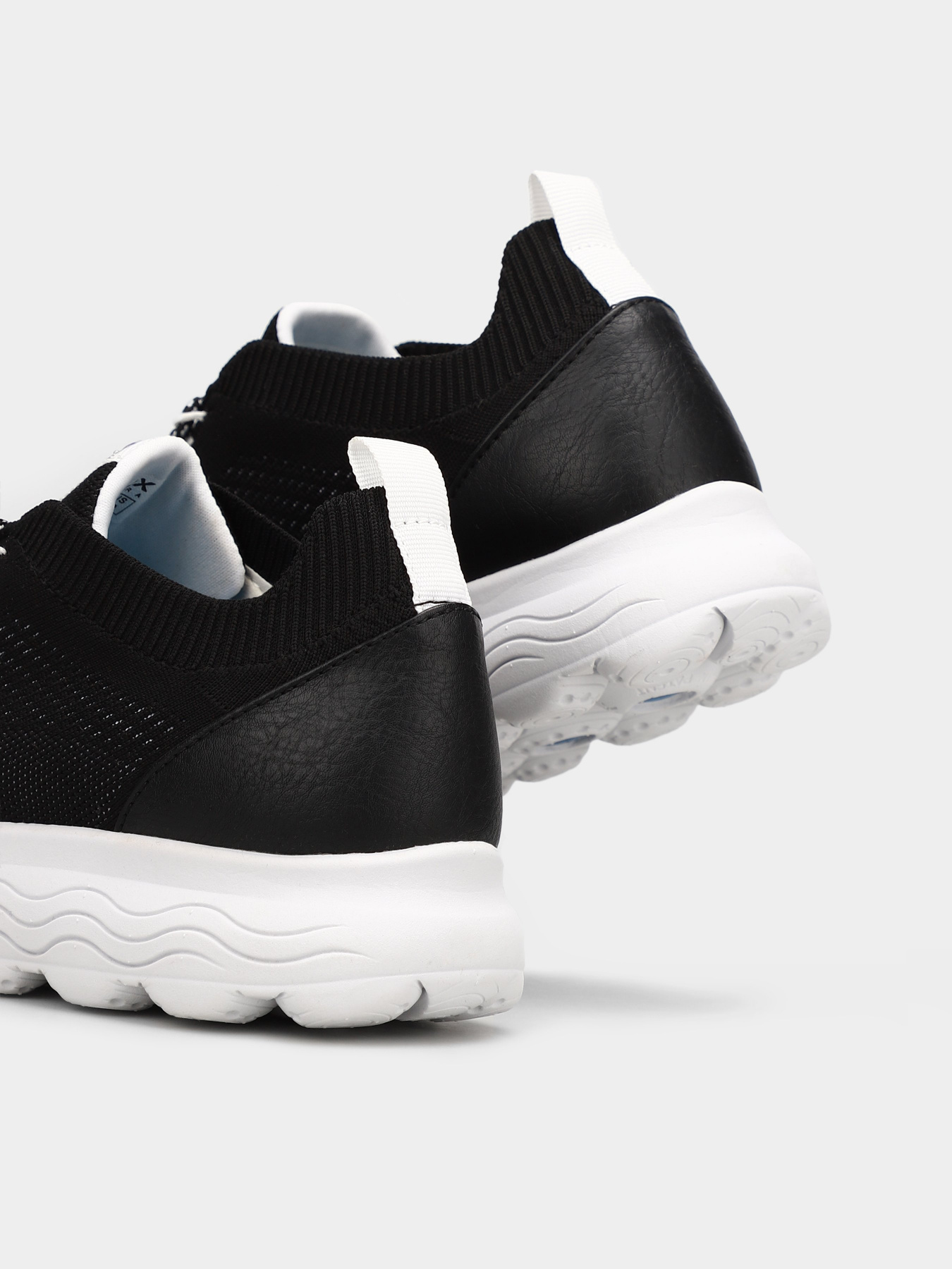 Кросівки повсякденні Geox Spherica модель D15NUA-0006K-C9999 Фото