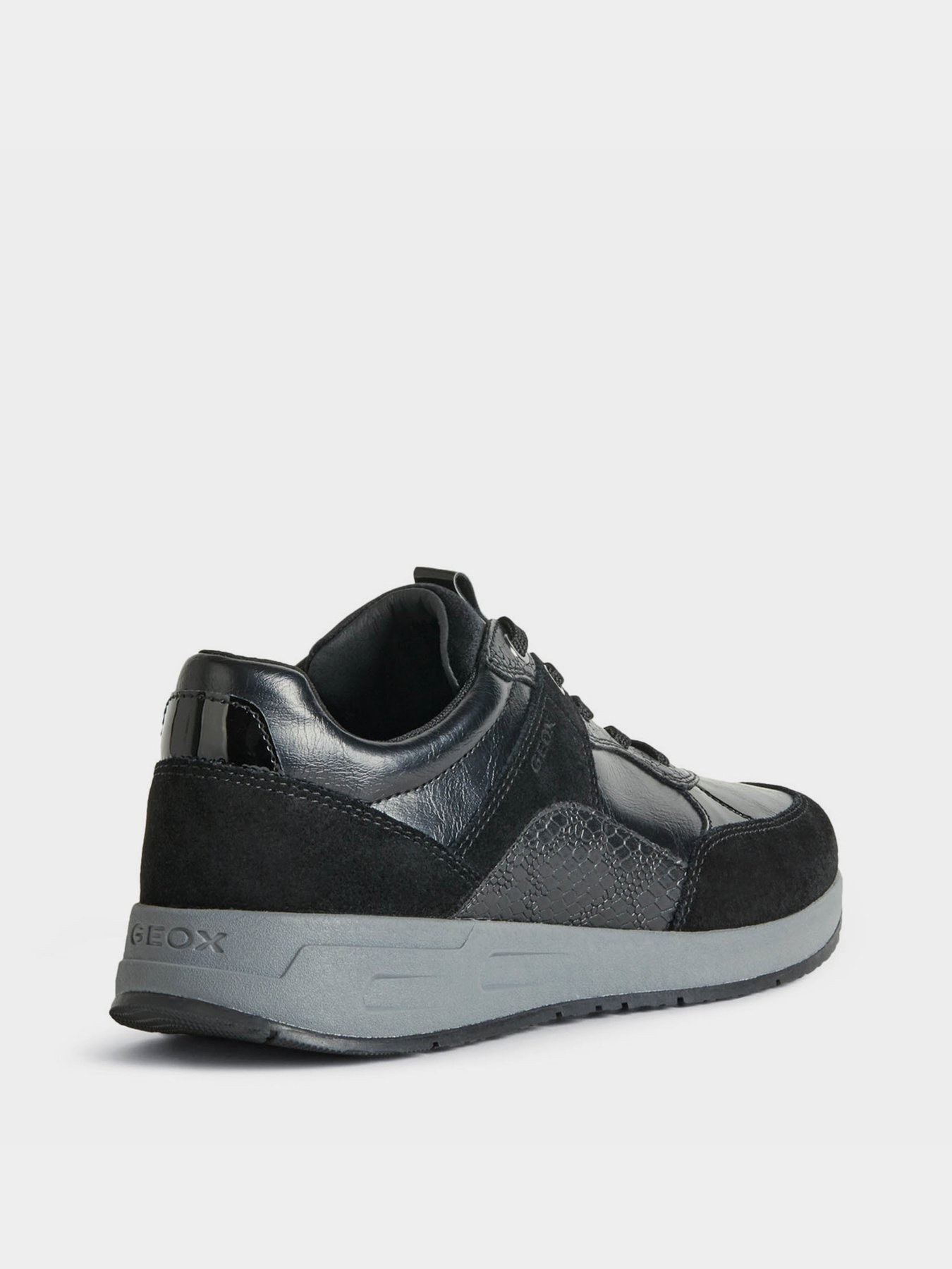 Кроссовки повседневные Geox Bulmya модель D15NQB-0BN22-C9999 Кроссовки повседневные Geox Bulmya модель D15NQB-0BN22-C9999 Фото