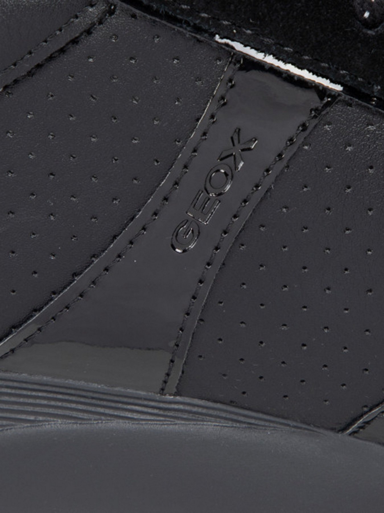 Кросівки повсякденні Geox Alleniee модель D25LPA-05422-C9999 Фото