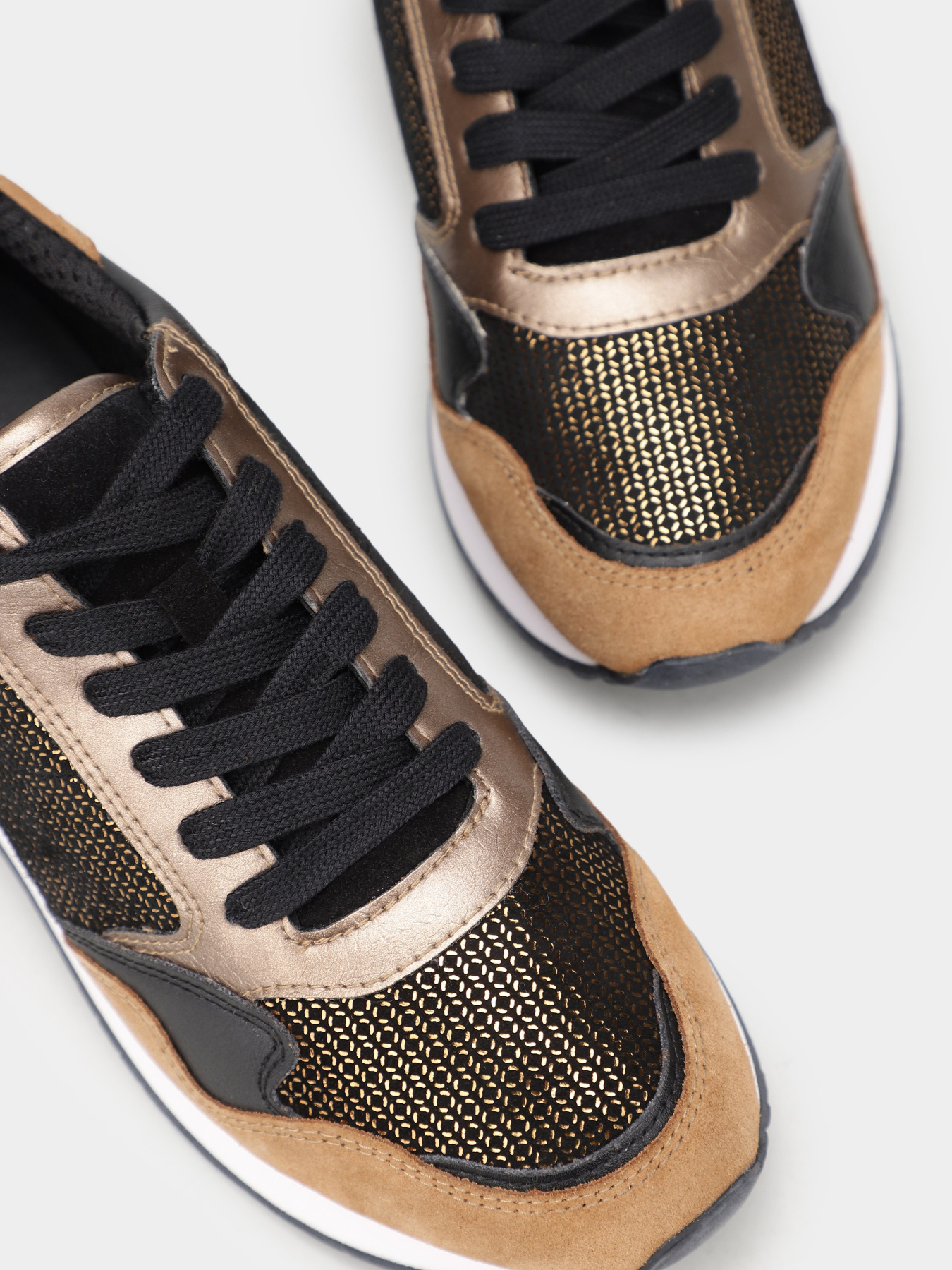 Кроссовки Geox Doralea модель D25RTB-0N922-C6ES6 Фото