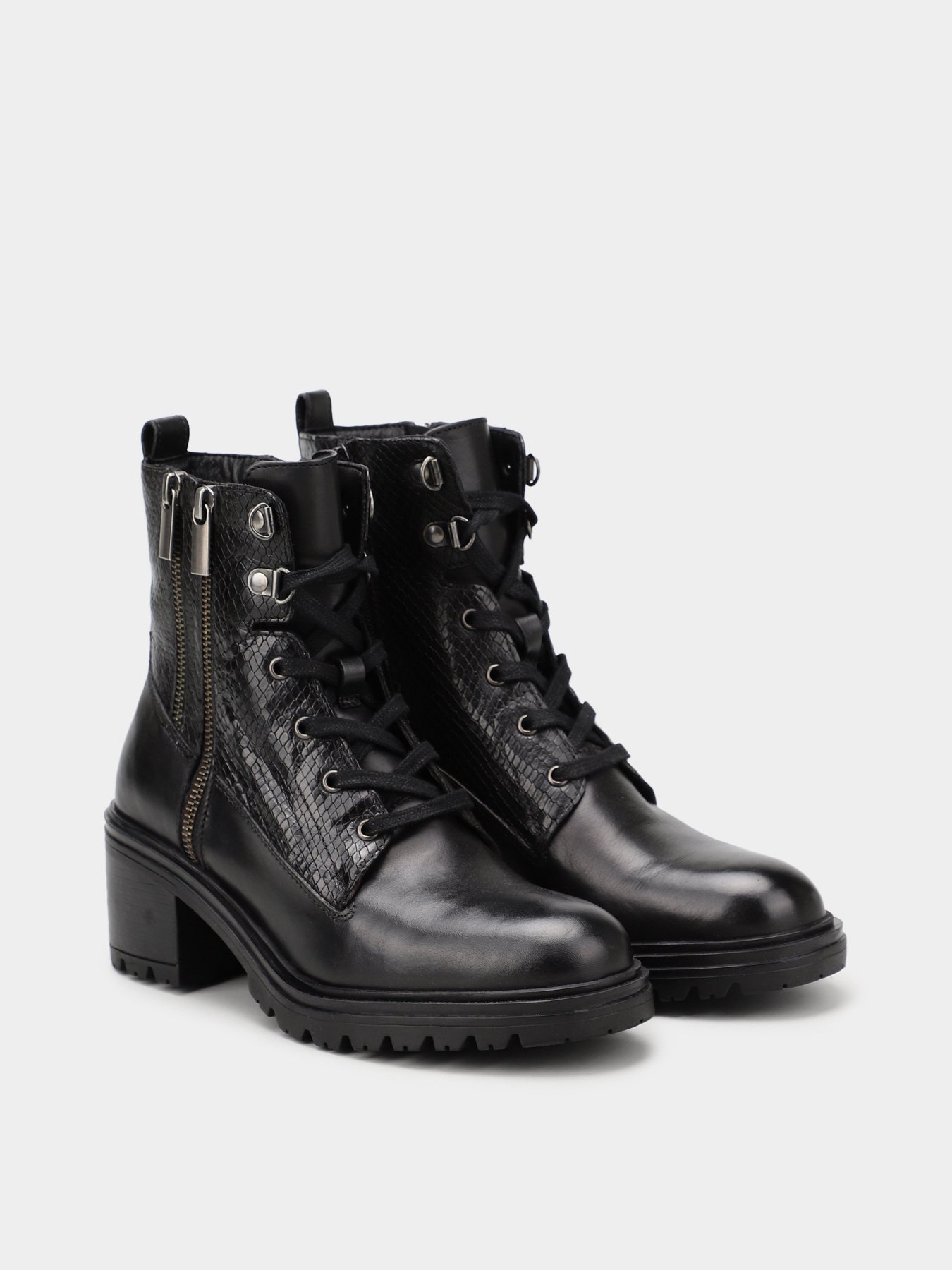 Ботинки Geox Damiana модель D26QCA-04341-C9999 Фото