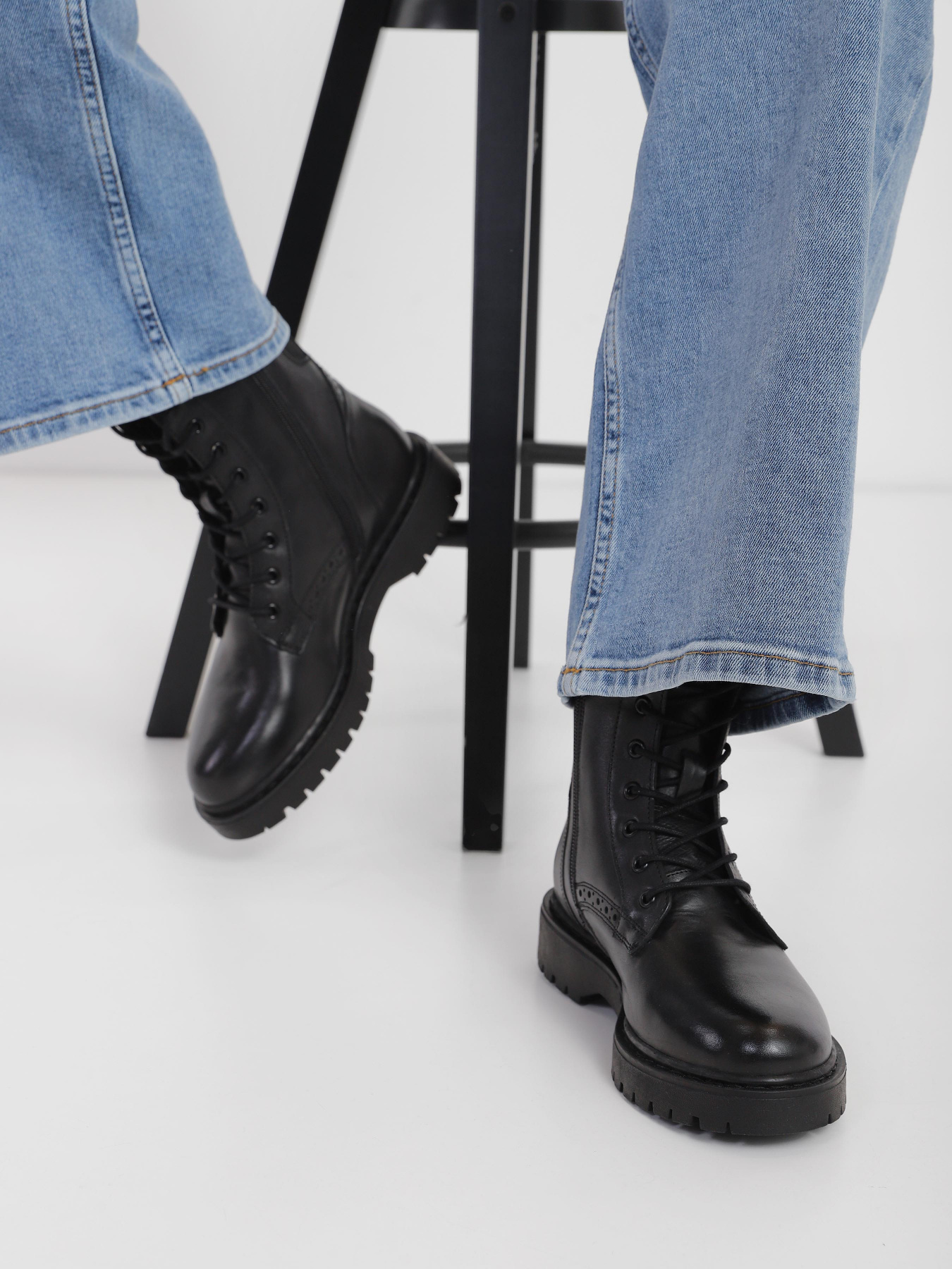 Ботинки Geox модель D26QDJ-00043-C9999 Фото