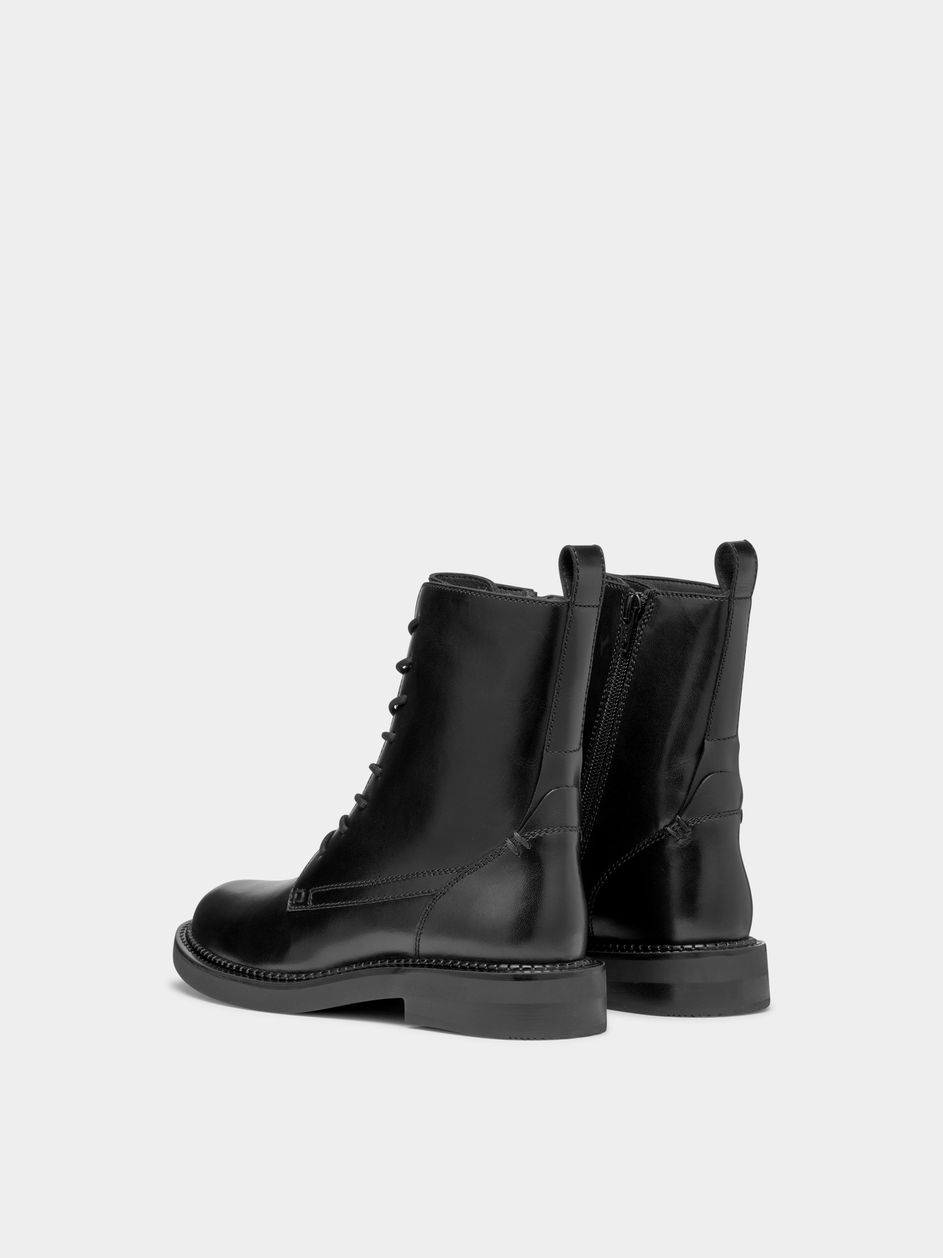 Ботинки Geox Serilda модель D46WYG-00043-C9999 Ботинки Geox Serilda модель D46WYG-00043-C9999 Фото