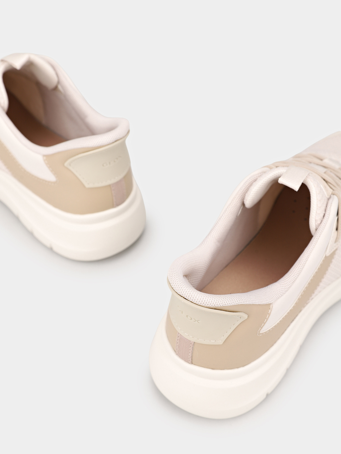 Кросівки повсякденні Geox PLUMMERY PLUS модель D670JB-01402-C1S5K Кросівки повсякденні Geox PLUMMERY PLUS модель D670JB-01402-C1S5K Фото