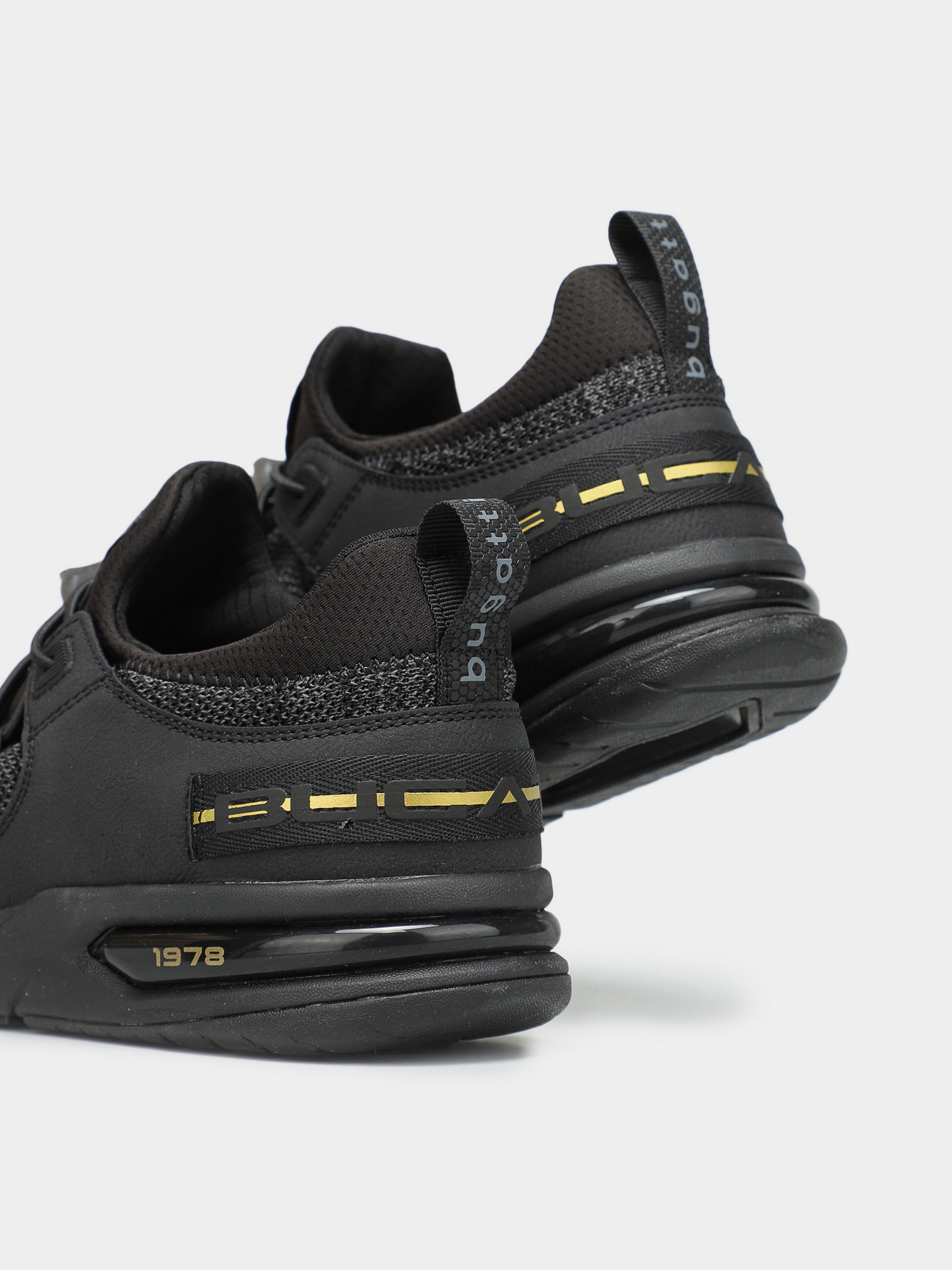 Кроссовки повседневные Bugatti модель 322-65860-6900-1000 Фото