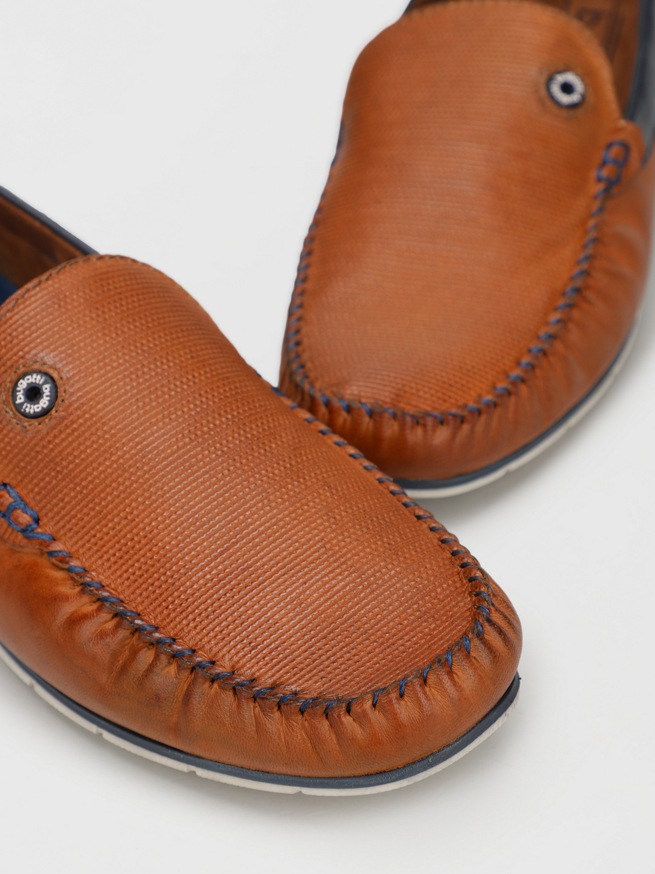 Мокасины Bugatti Chesley модель 325-A2X66-4000-6300 Фото