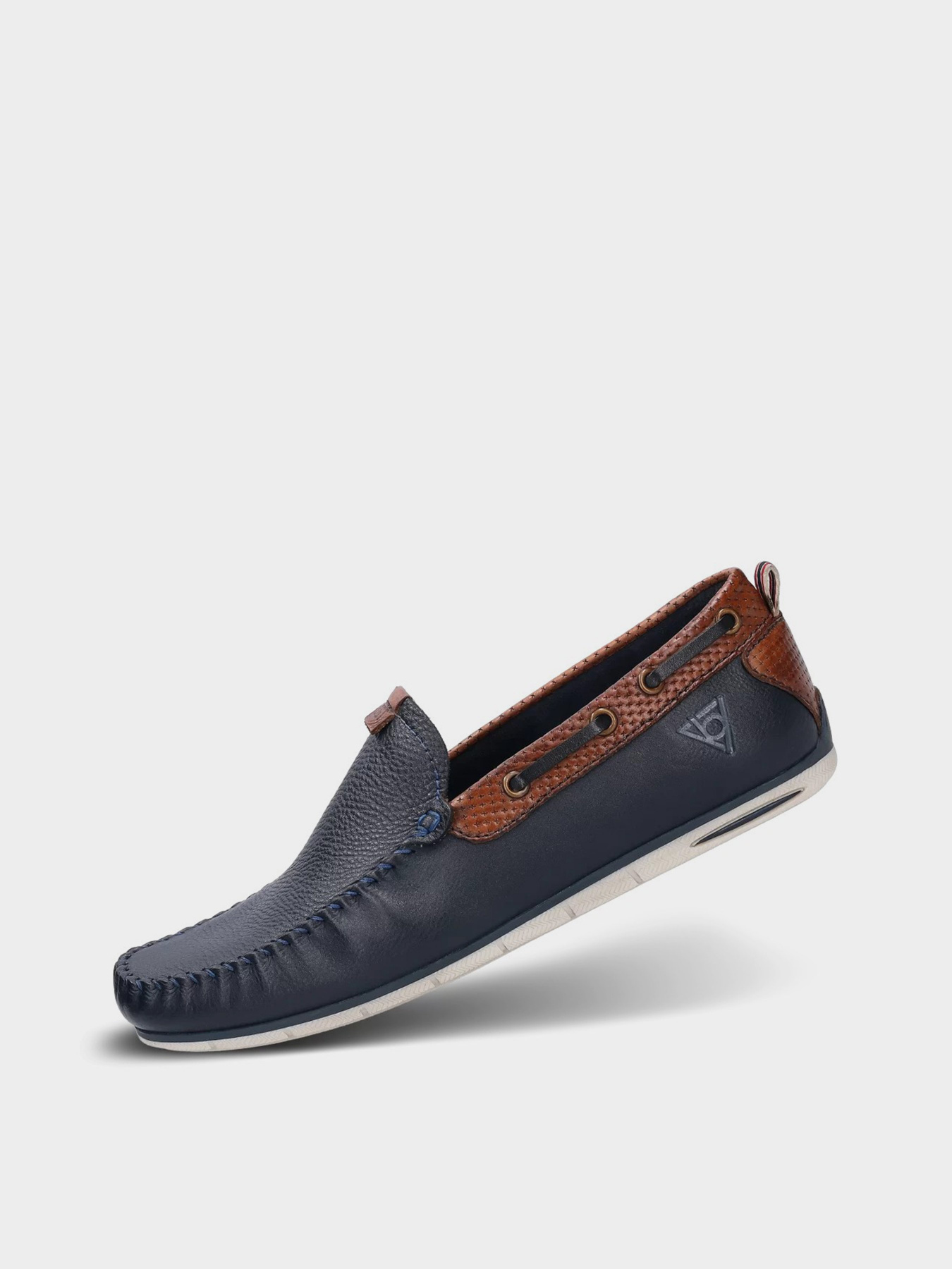 Мокасины Bugatti модель 321-A2X65-1000-4100 Фото