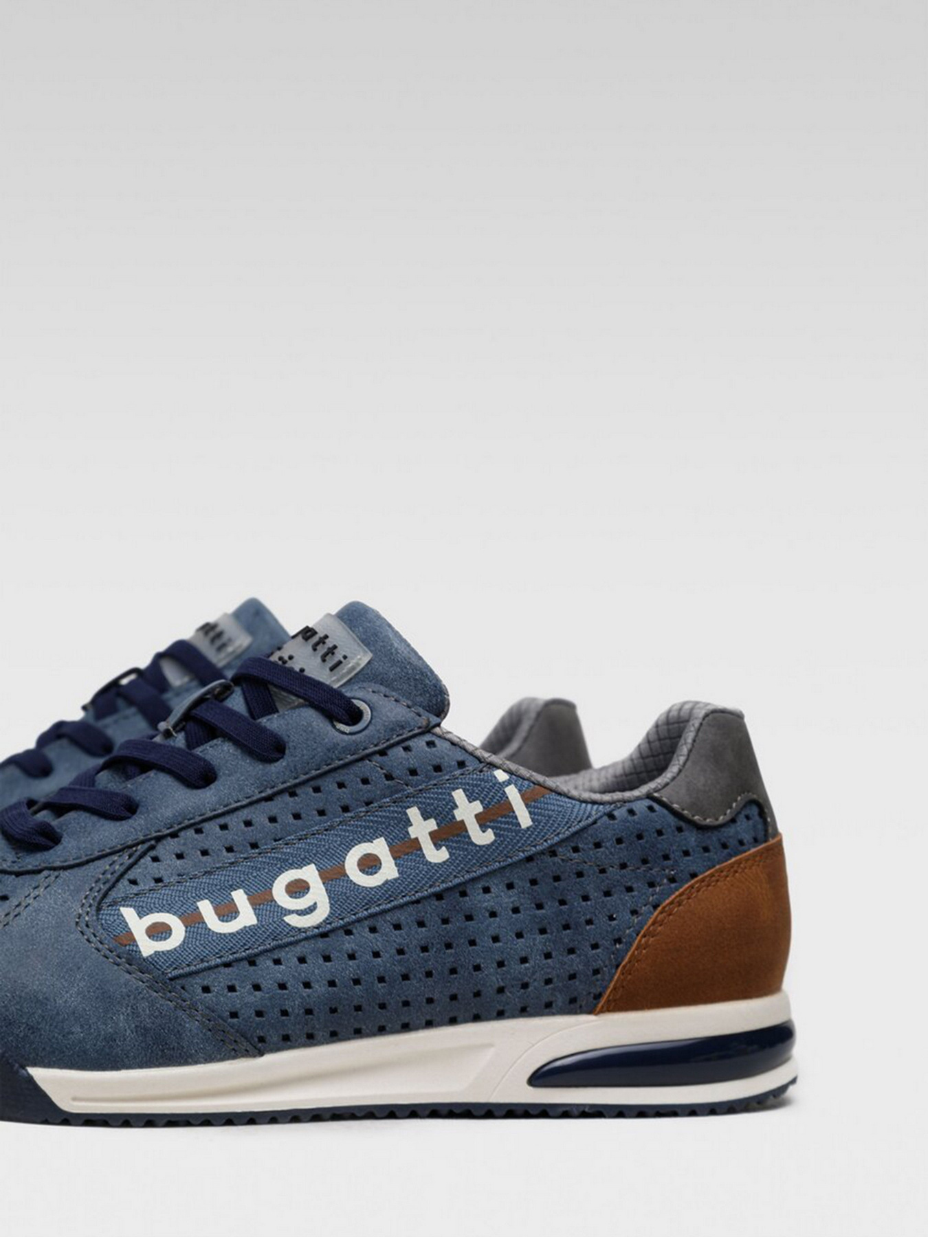 Кросівки Bugatti Trevor модель 321-A3801-5000-4000 Фото