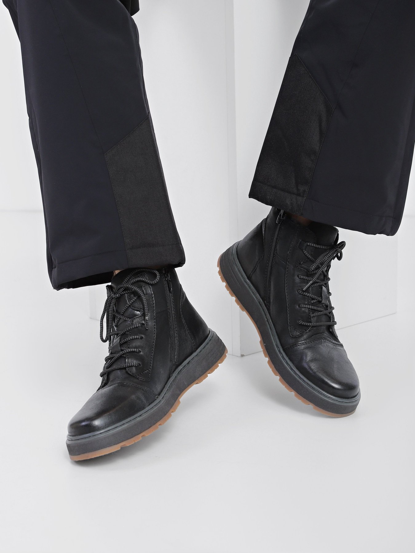 Черевики Bugatti модель 321-A5Y51-3200-1000 Фото