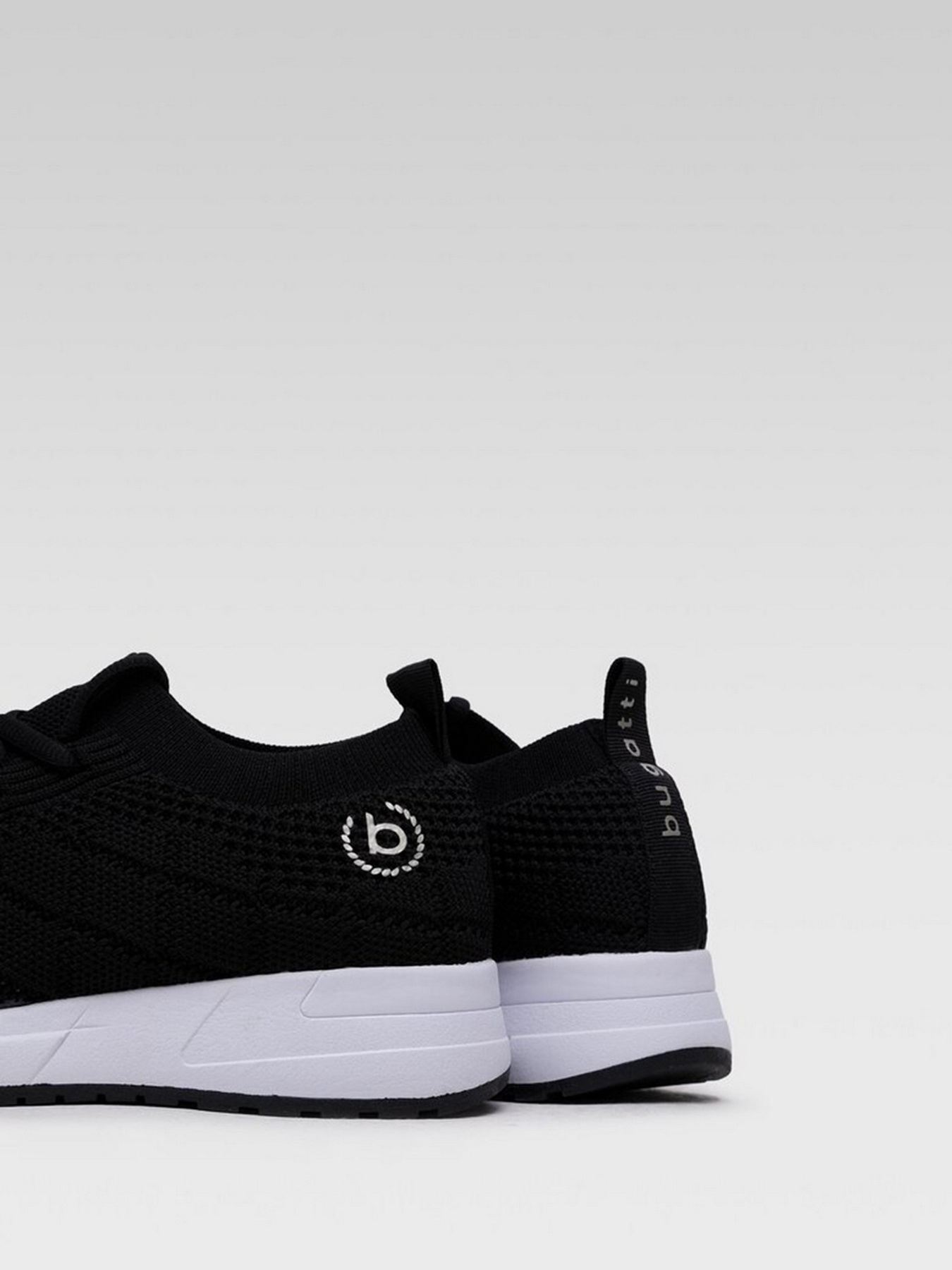 Кроссовки Bugatti Ivory Evo модель 411-A2M62-6900-1000 Фото